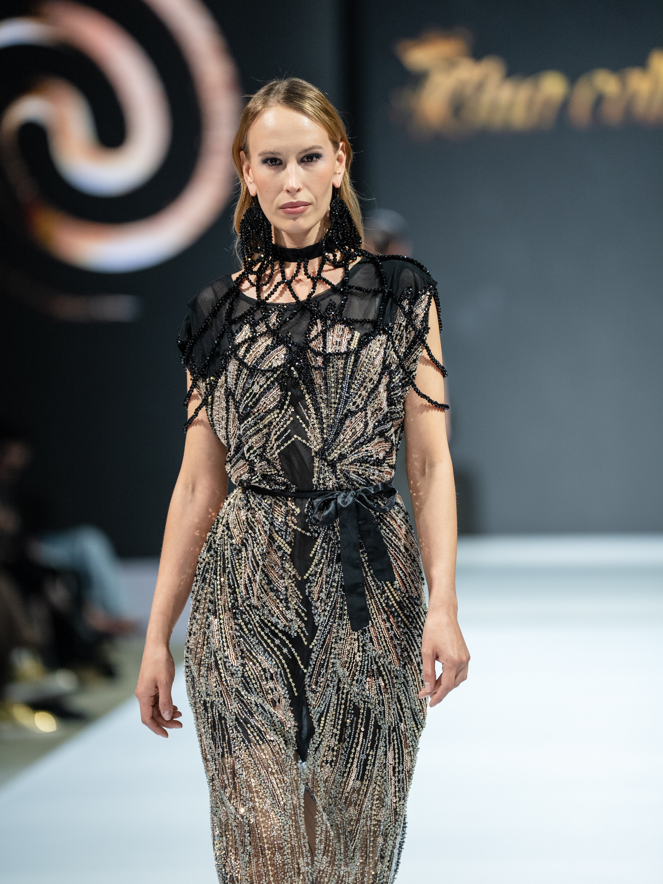EURASIAN FASHION WEEK Rina Collection. Сайт Алматинского НЮ АРТ, будуар и фэшн фотографа Дениса Карпенко