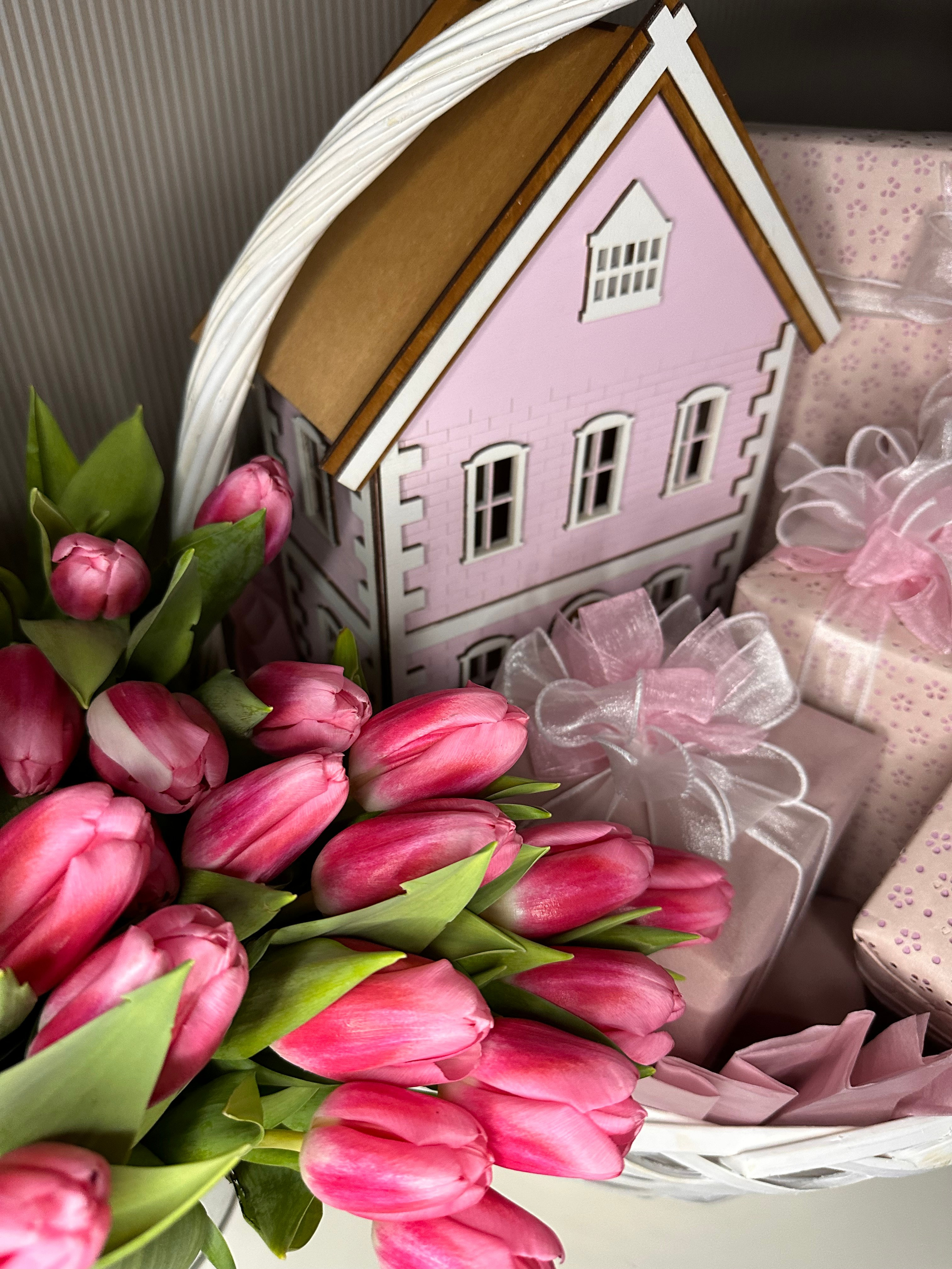 Женская корзина. Студия подарочных наборов «Владия»