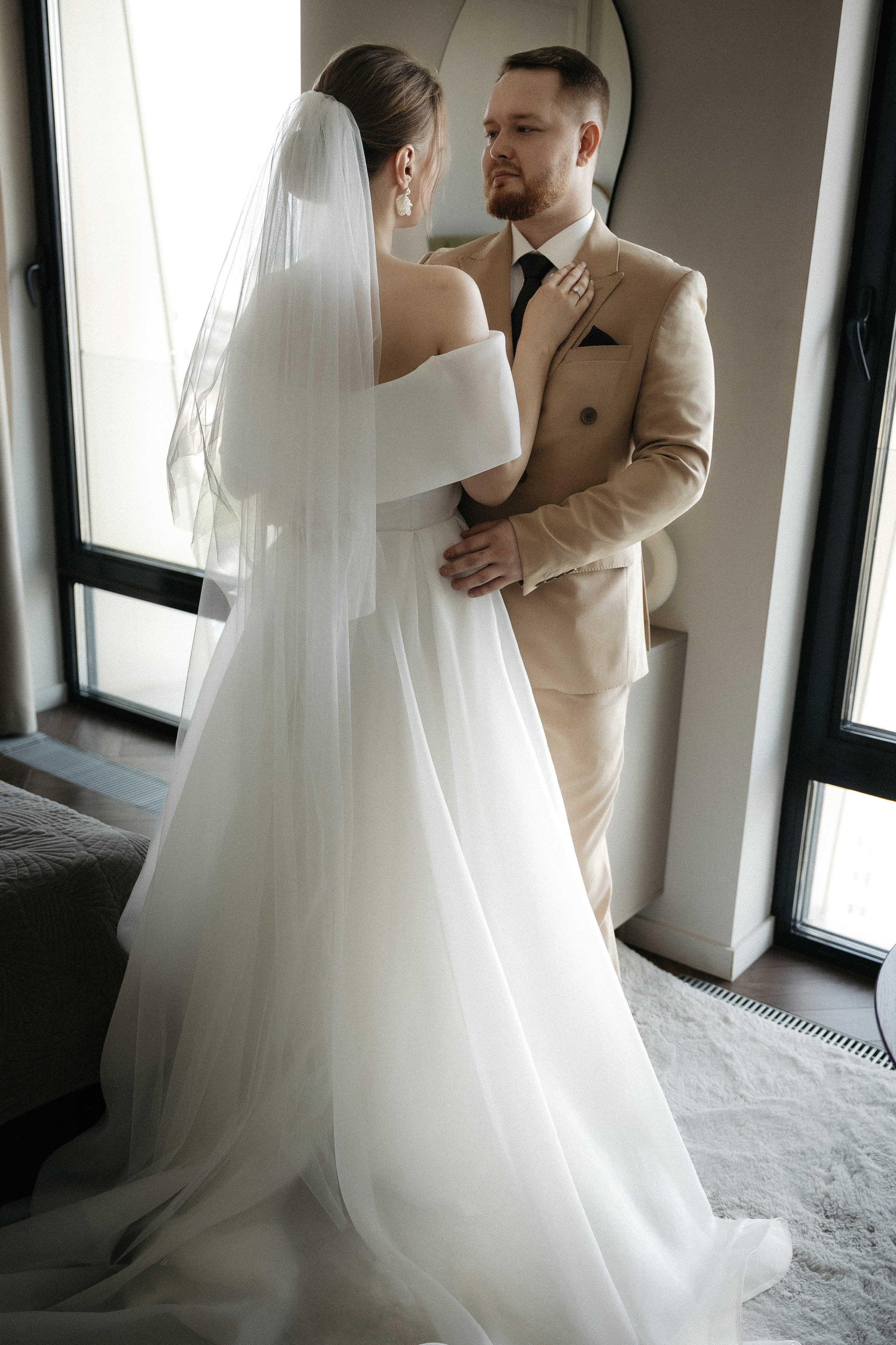 Утро невесты и свадебная фотосессия на теплоходе по Москве-реке