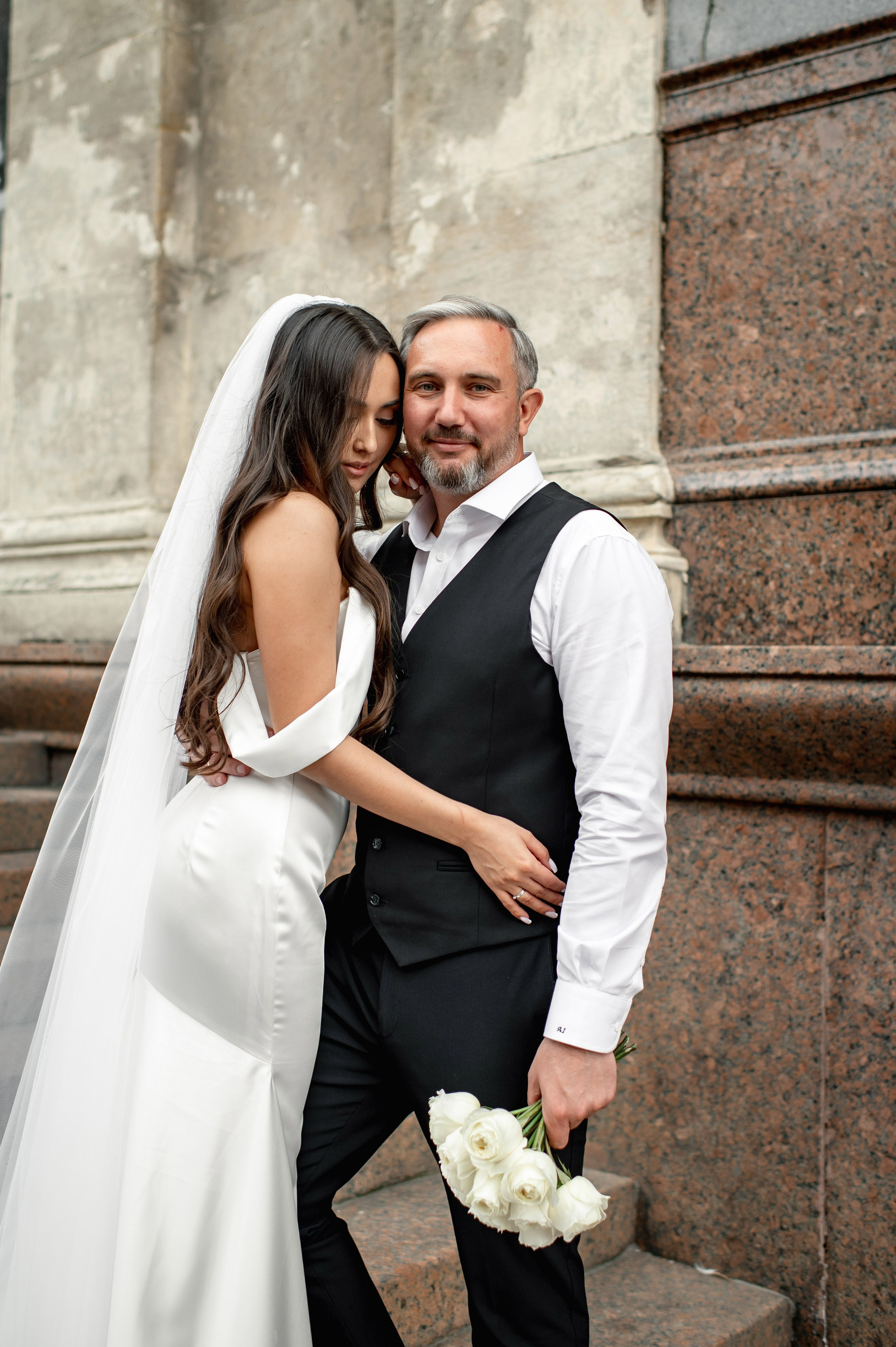 Классическая свадебная фотосессия Аины и Антона по самым красивым местам для свадебной прогулки в Санкт-Петербурге. Портретный, семейный и свадебный фотограф в Санкт-Петербурге и в Пушкине Ширяев Денис