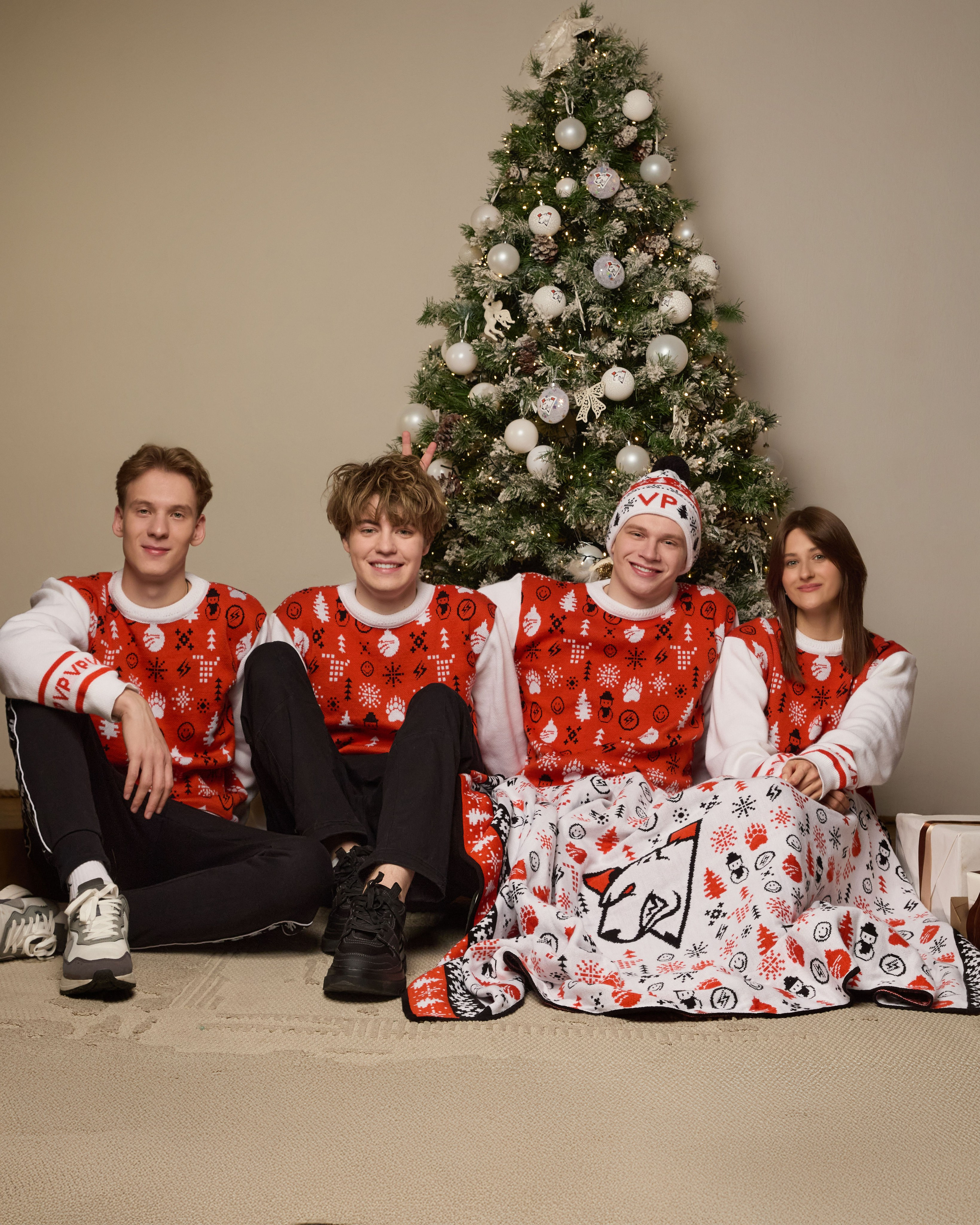 Virtus PRO Christmas. Святослав Лебедев | Рекламный фотограф — Коммерческая съемка, Арт-дирекшн, AI-интеграция