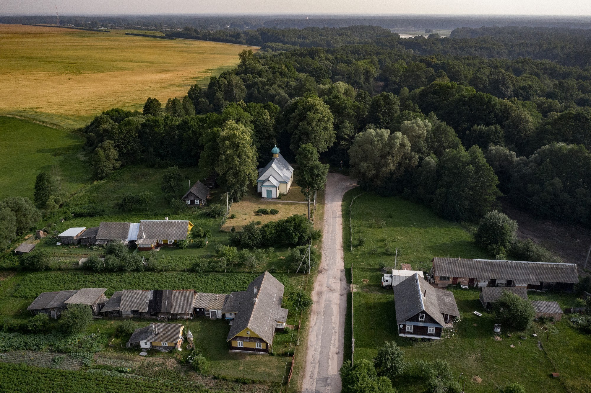 Home.land. Künstler Verstecktoff