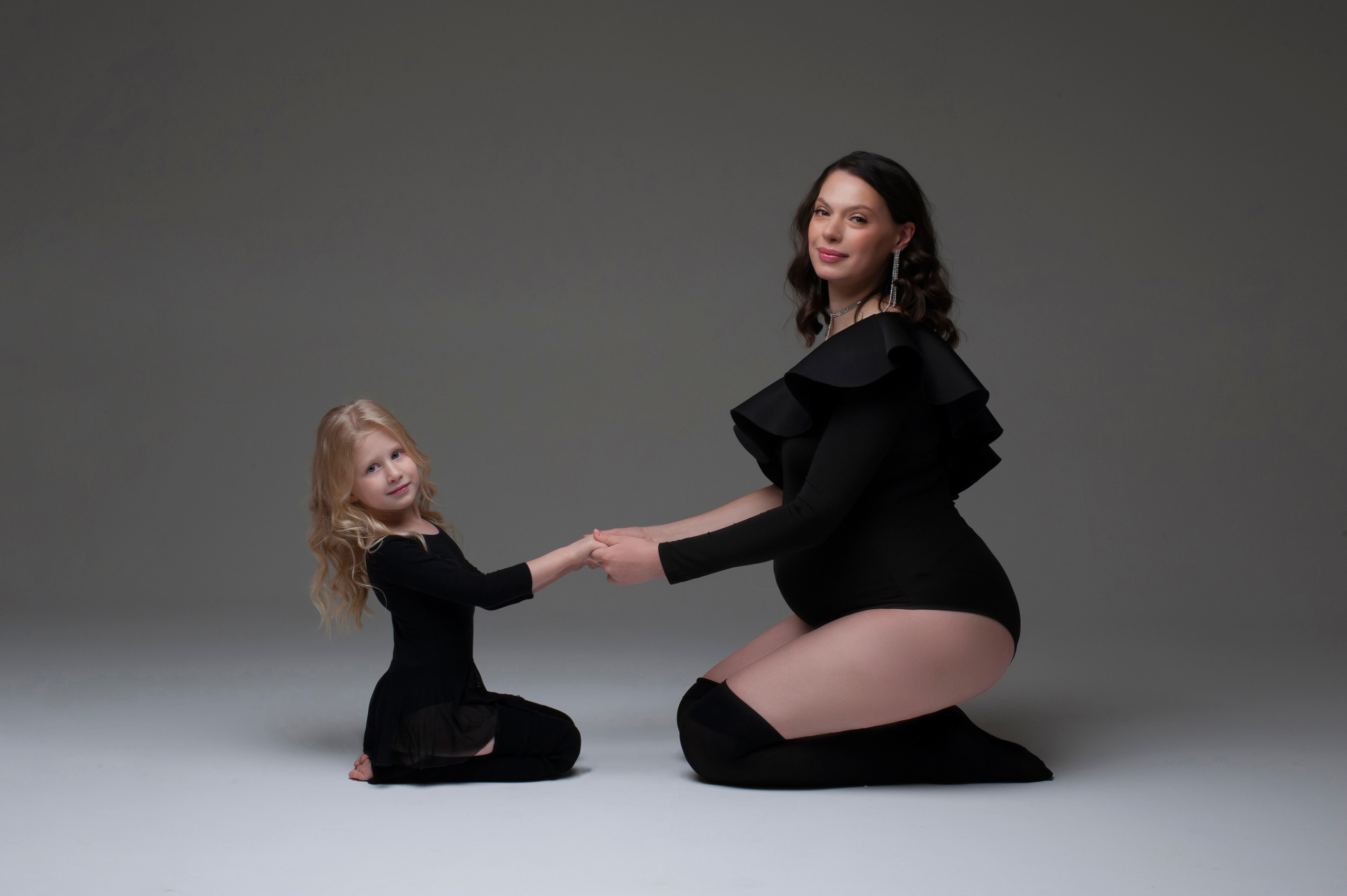 Фотосессия Беременности в Москве в стиле VOGUE "Всё включено". Стильная Фотосессия беременности как с обложки журнала