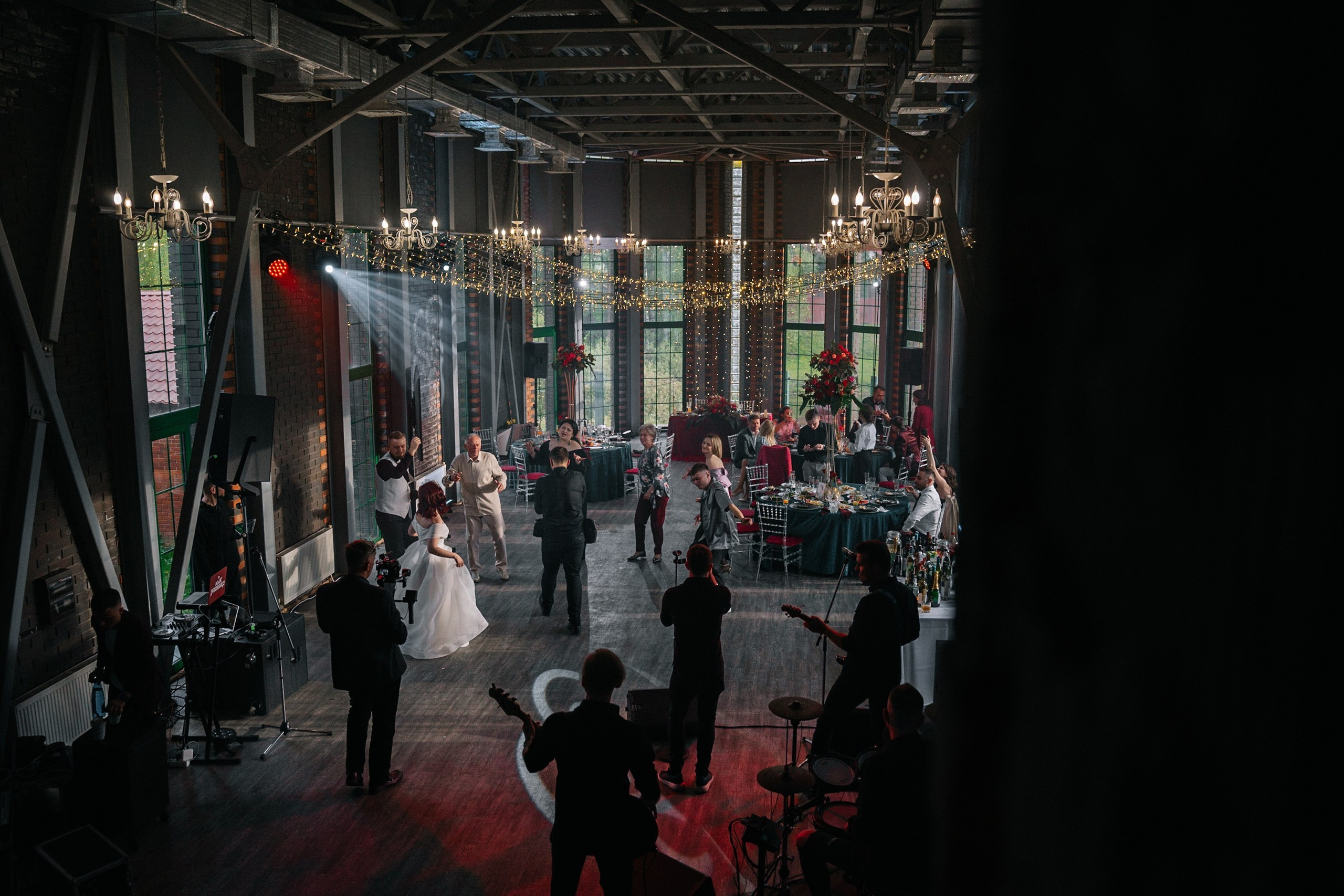 Свадебная фотосессия в Loft «Manhattan» в Пучково. Свадебный фотограф в Пучково