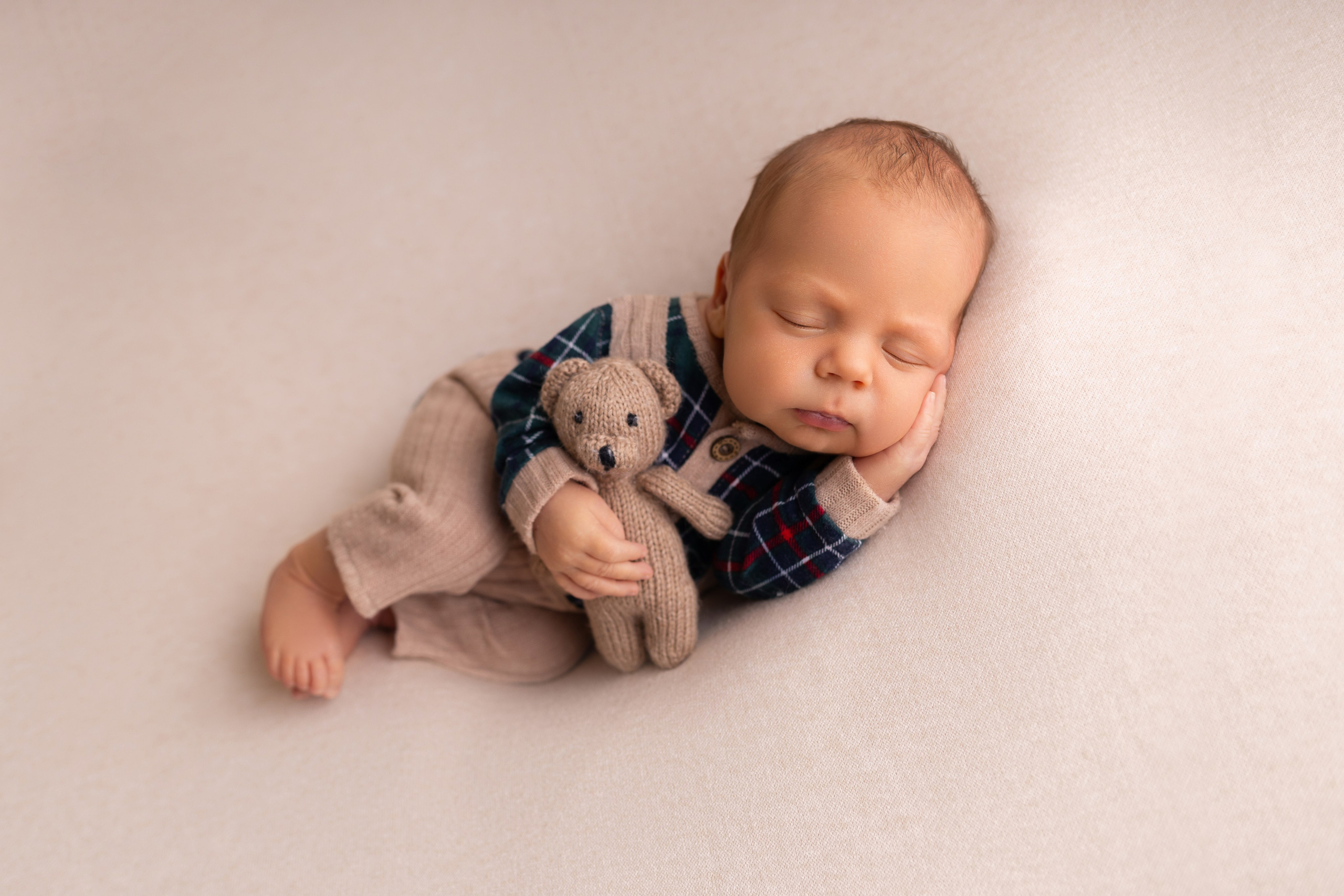 Классическая фотосессия малыша. Фотограф новорожденных малышей в Омске и Омской области Эльвира Камаева