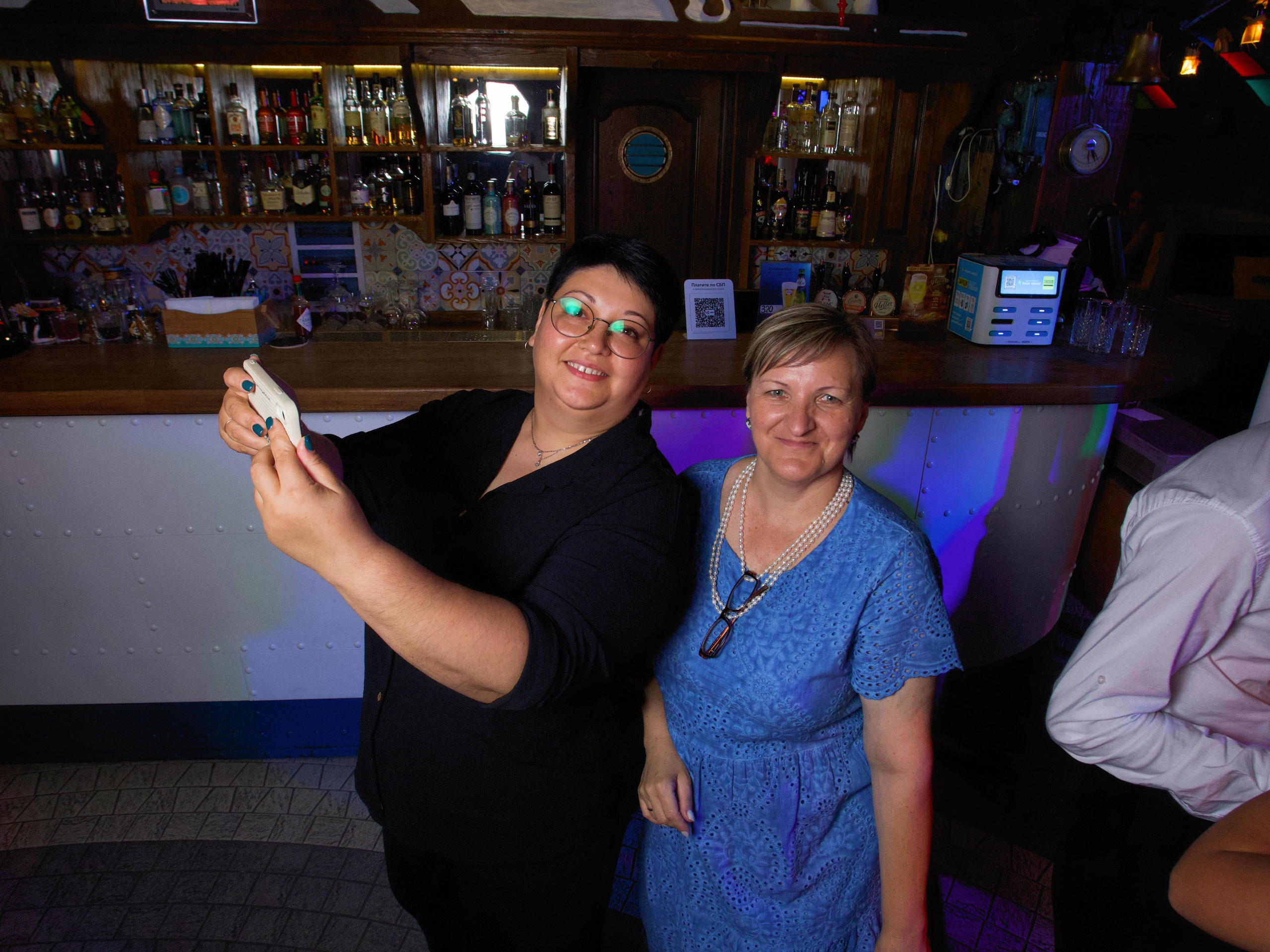 ВЫПУСКНОЙ «КОКОМО» 27.06.24. Репортажный фотограф Анапа