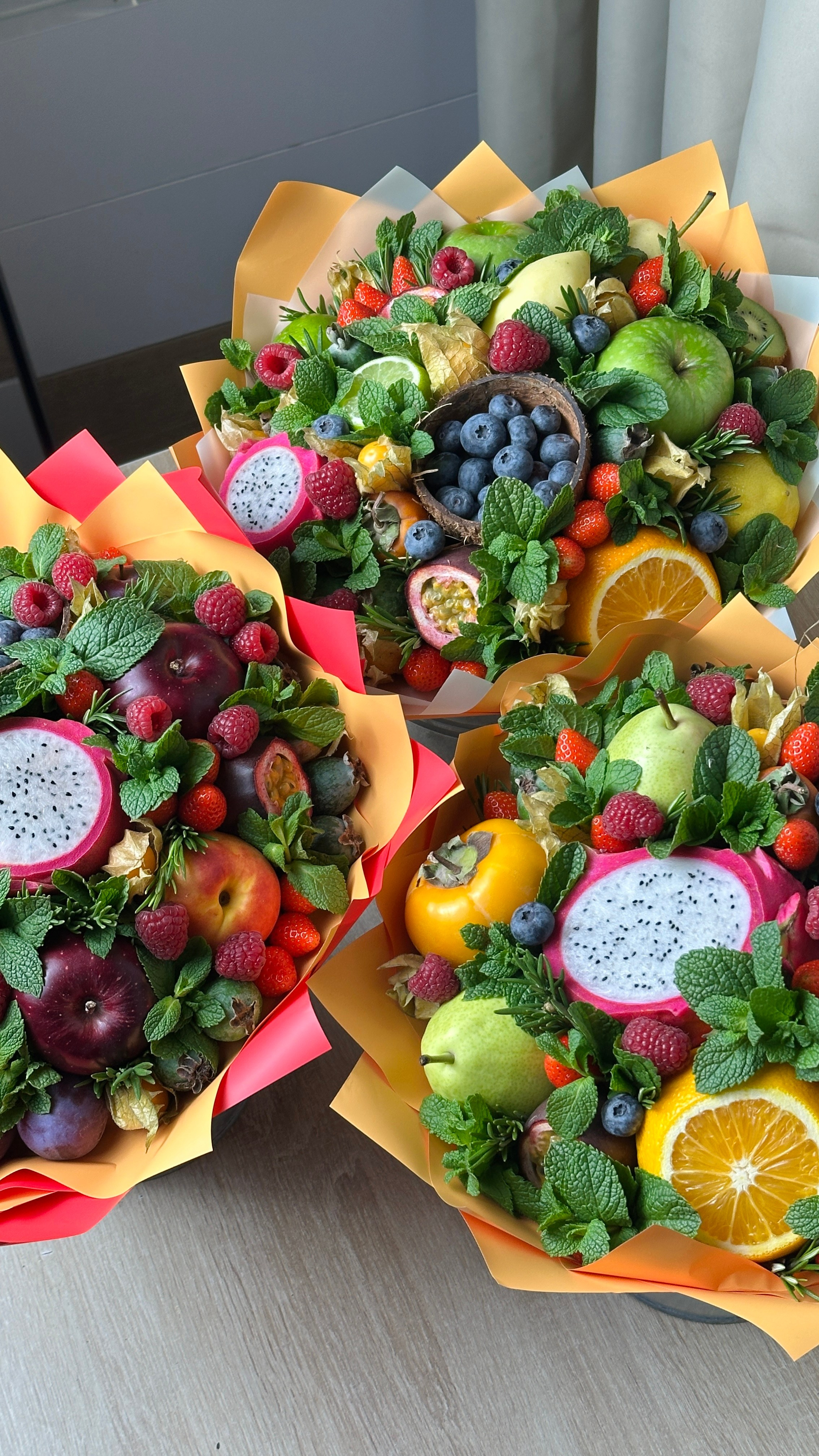 Фруктовые. Выездной кейтеринг, съедобные букеты, торты и сладости на заказ