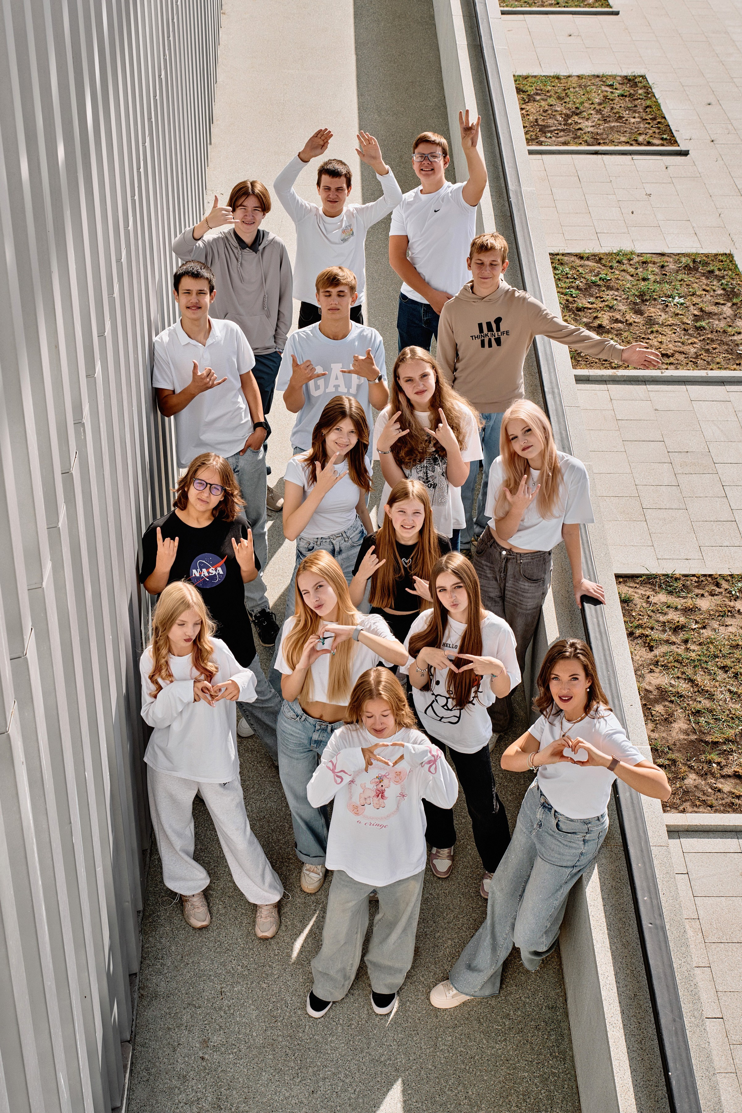 Фотосъёмка в Инновационном культурном центре (ИКЦ) Калуга для выпускных альбомов. Фотограф Меняйло Евгений. Свадьба. Портрет. Репортаж. Семья. Контент