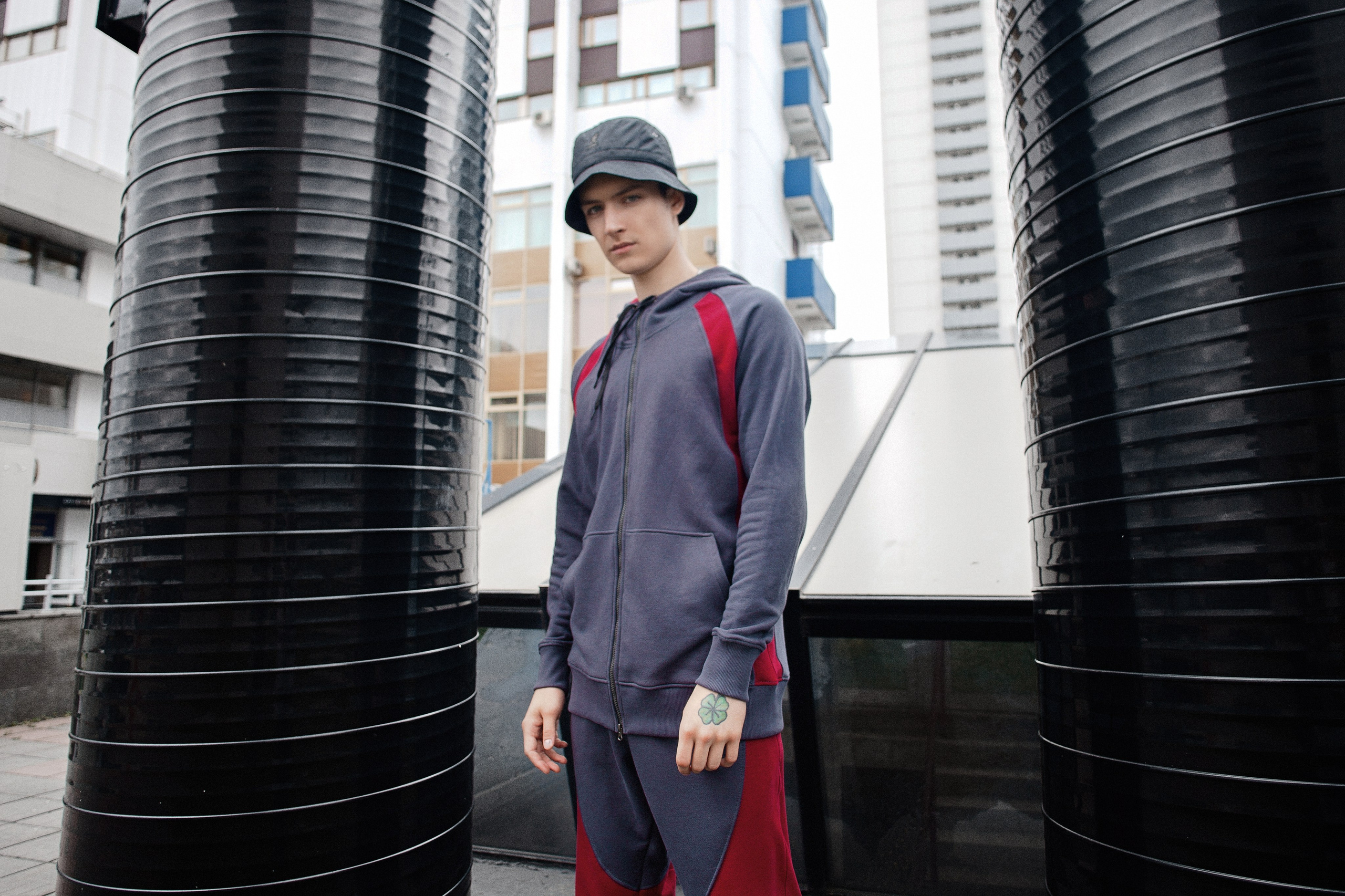 Лук бук Tolyboy. Каталожный и предметный фотограф в Москве Анна Nesmeliva