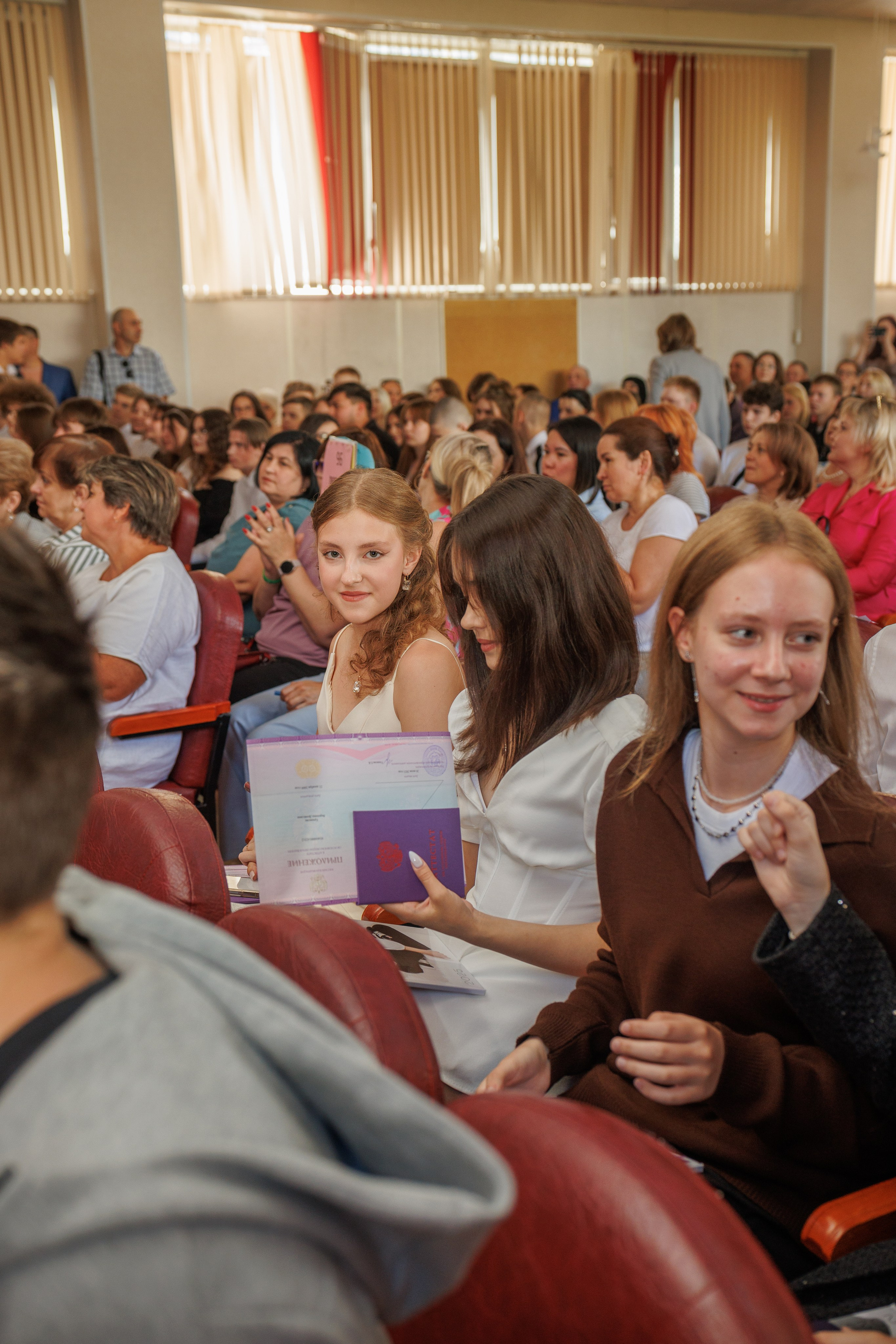Вручение аттестатов. Свадебный и семейный фотограф в Новосибирске Ирина Дорошкова