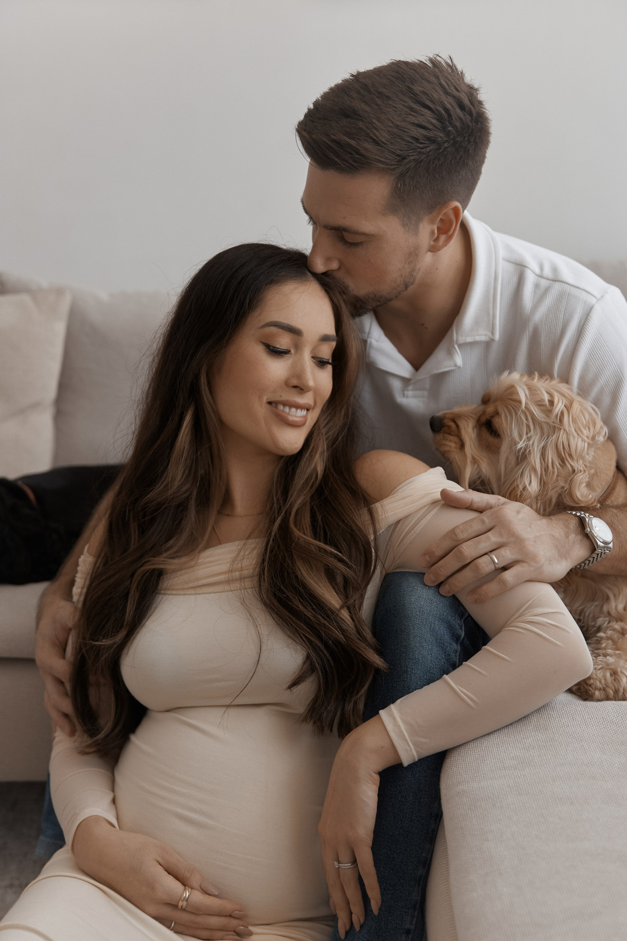Cozy Pregnancy Photoshoot Dubai | At-Home Comfort