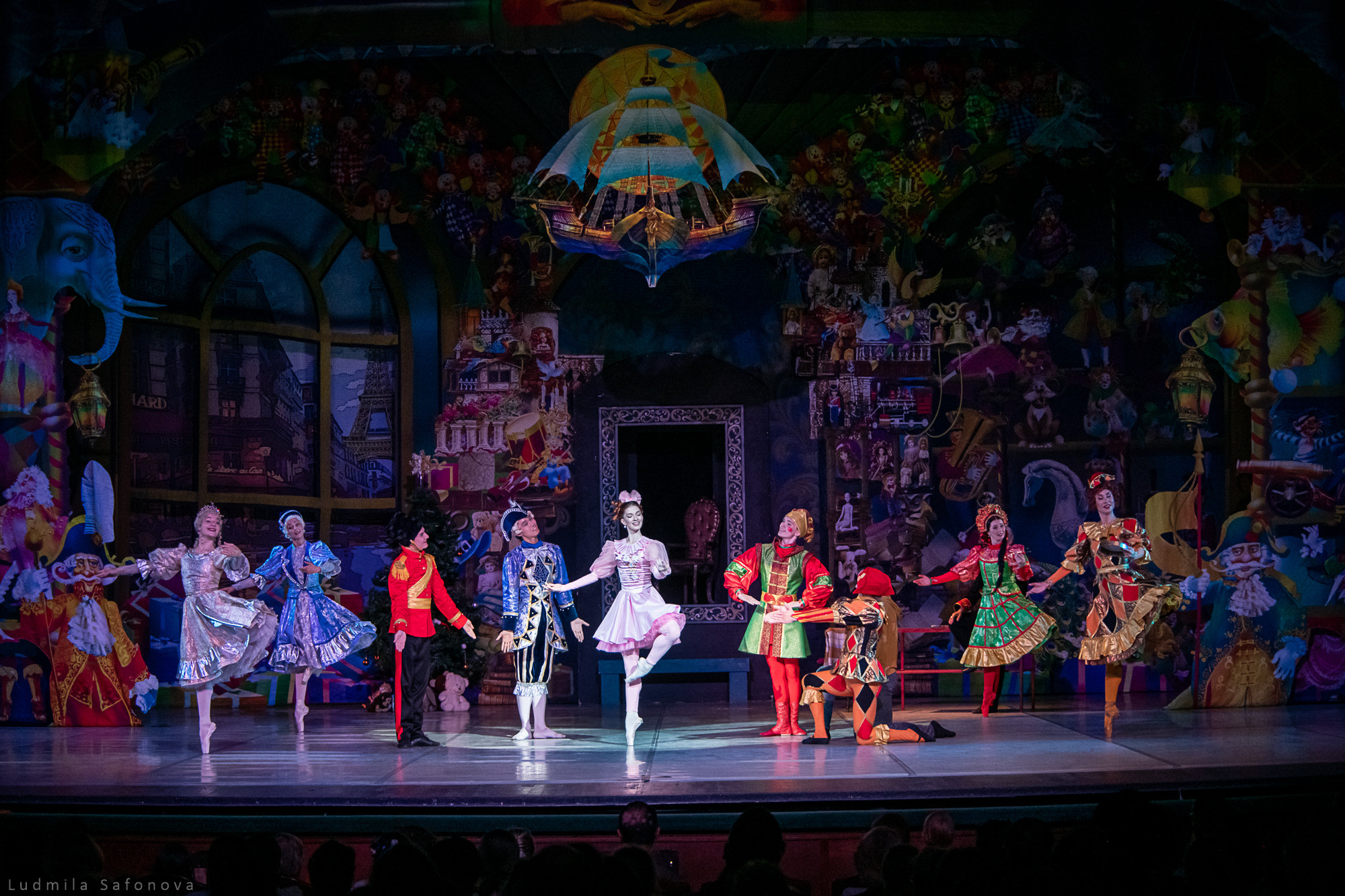 Продавец игрушек. Воронежский ГТОБ. Lucytheatre