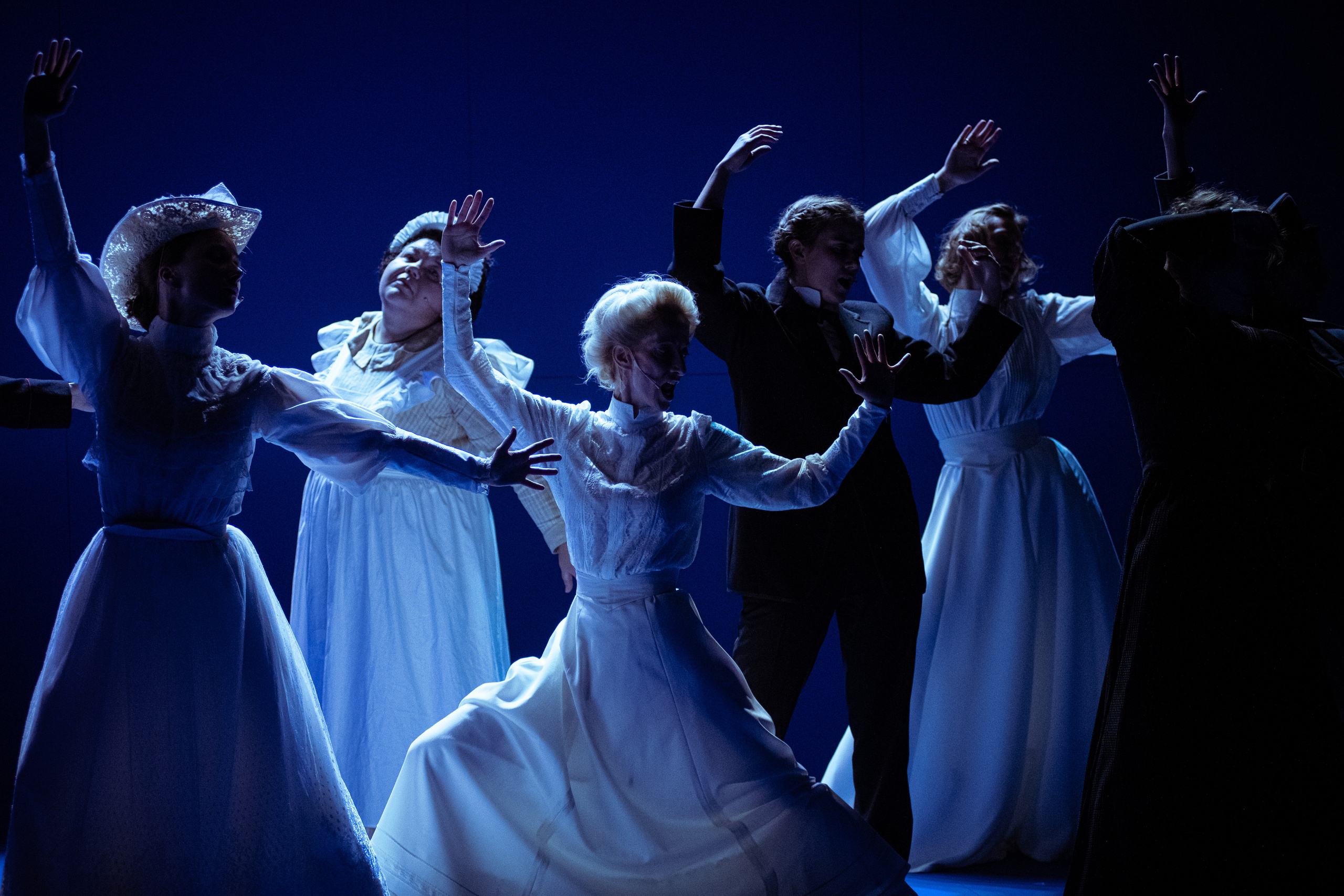 Занавес. МХТ им. Чехова. Lucytheatre