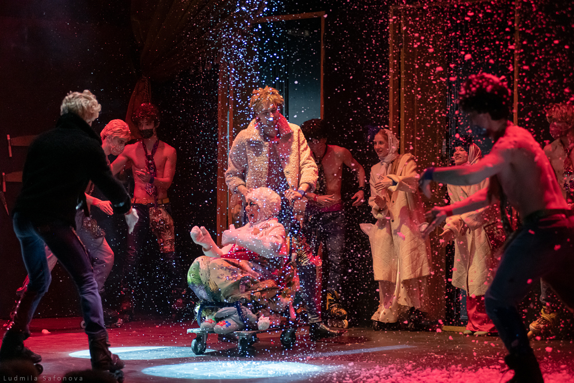 Анна Каренина. Коляда-театр. Lucytheatre