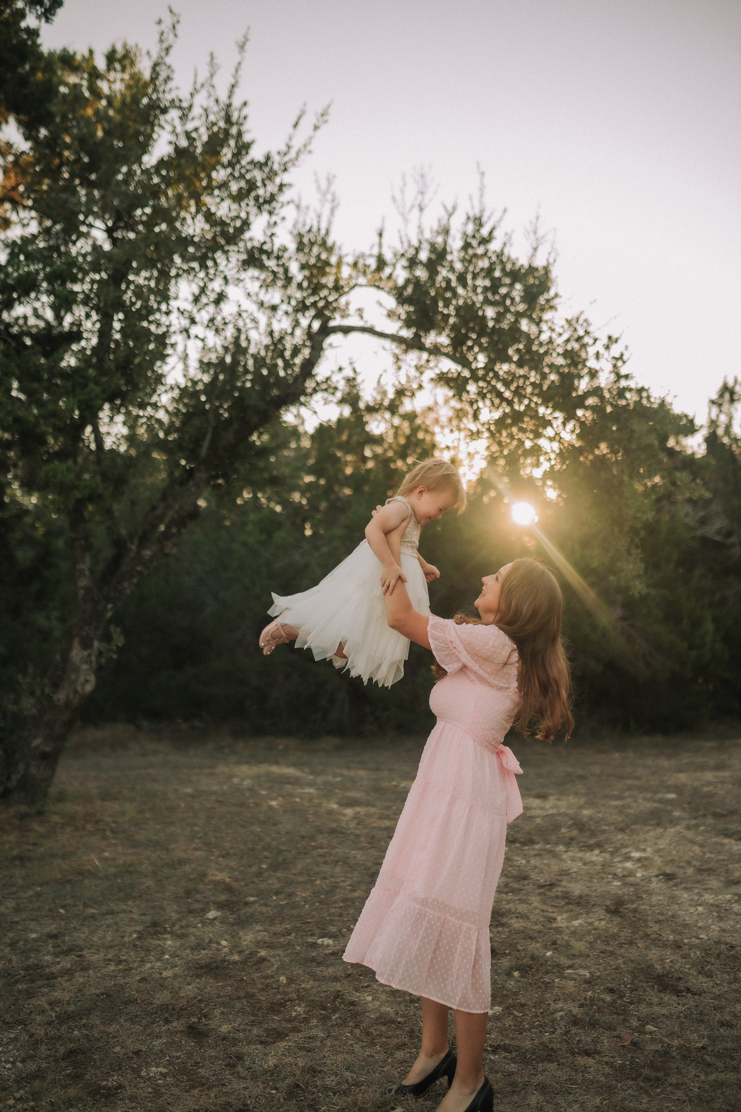 Family photography in Austin, TX | Unposed, playful & full of life | Anny Smirnova