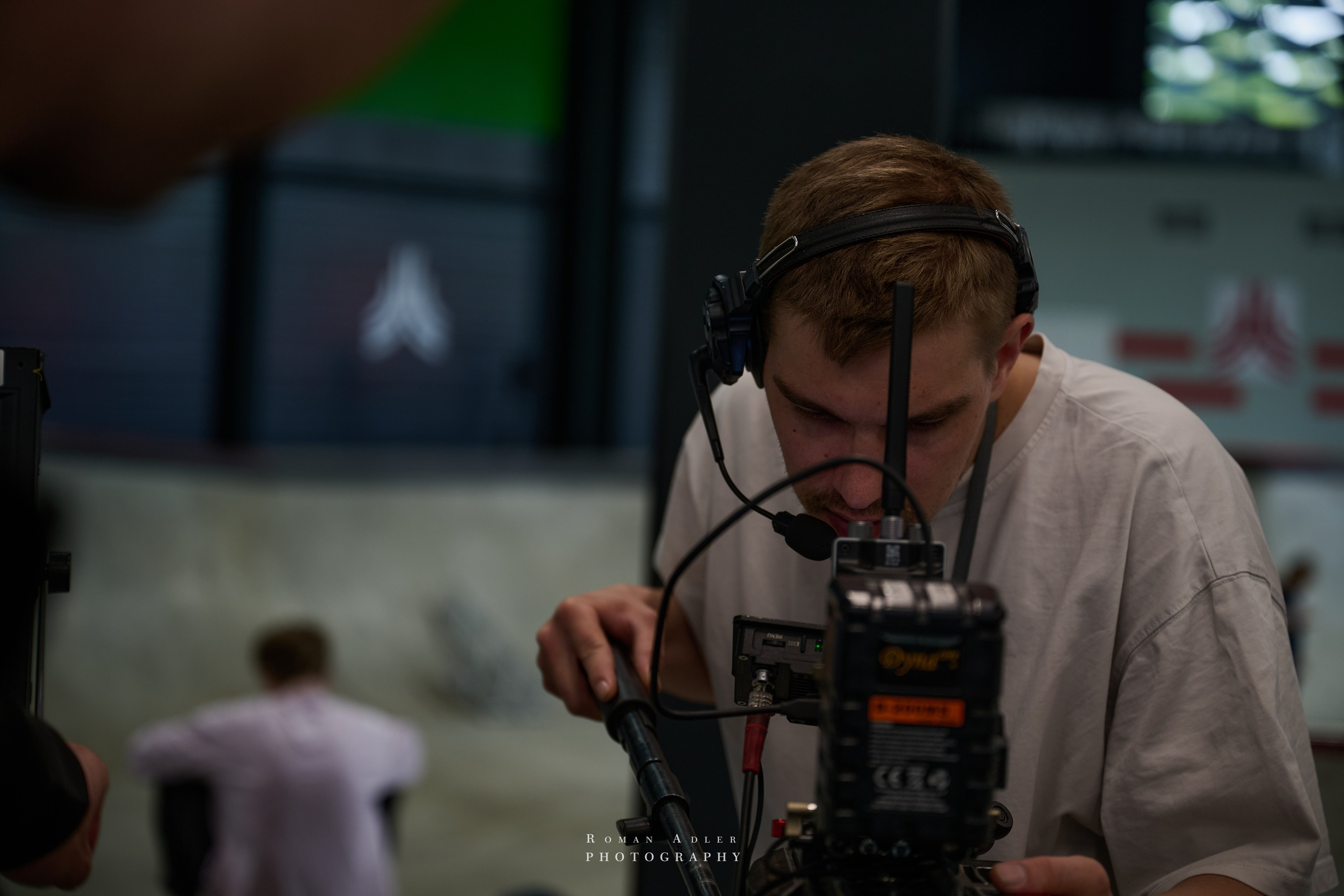 Репортаж со съёмок фильма «Своя в доску». Фотограф Роман Адлер