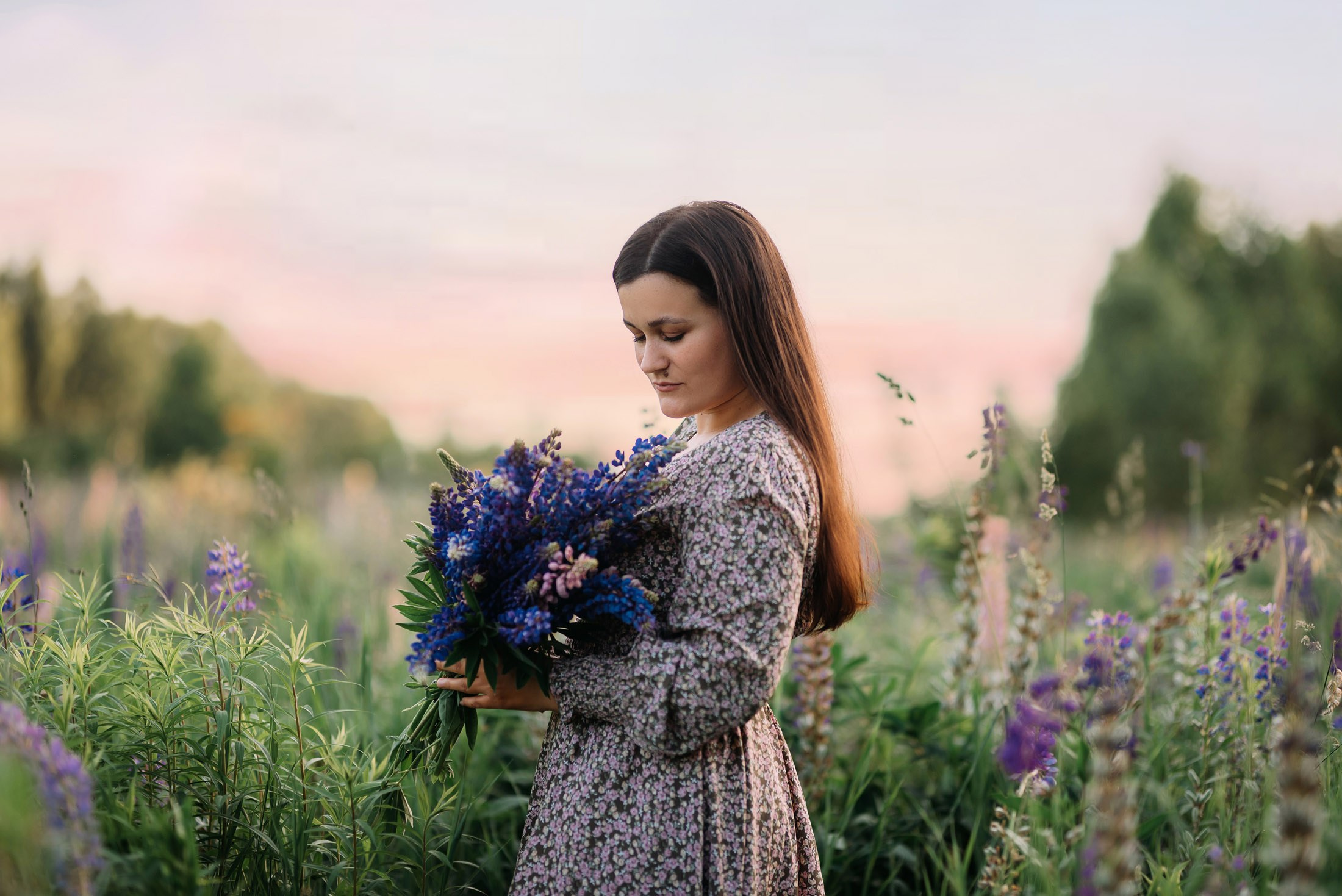 Анна в люпинах. Свадебный и семейный фотограф в Туле Ксения Сильвер