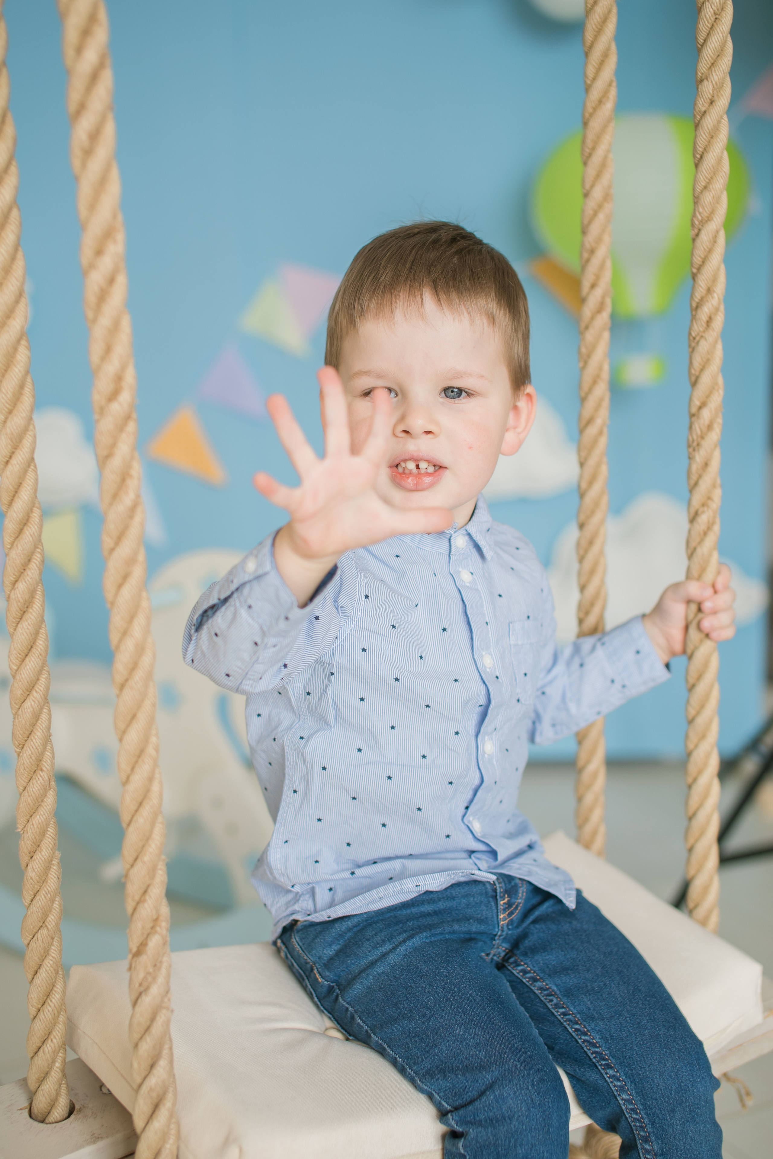 семейная фотосессия в студии с детьми
