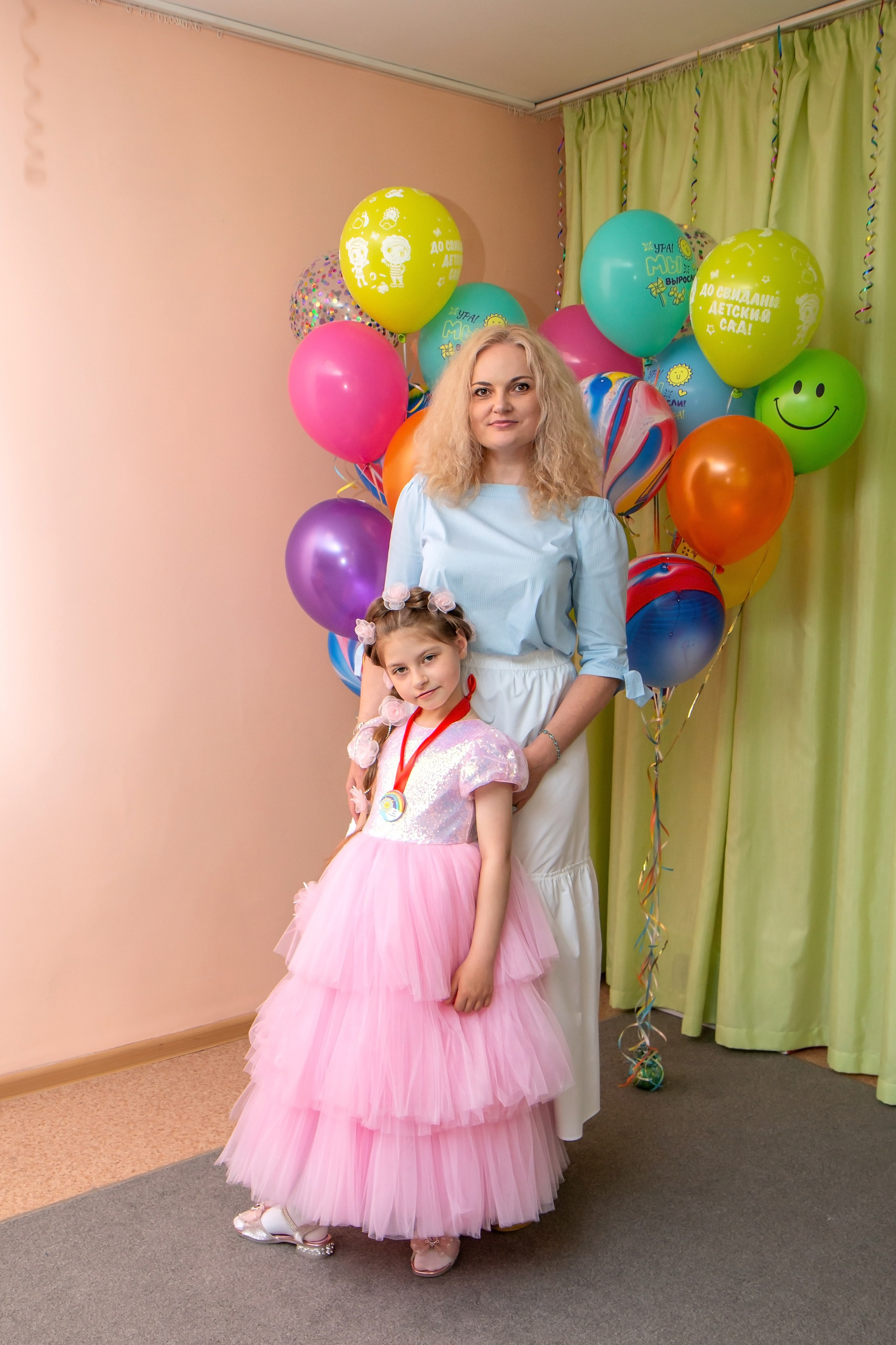 Выпускной вечер в ДС «Подснежник». Фотограф в Шелехове, лучшие выпускные альбомы в Шелехове