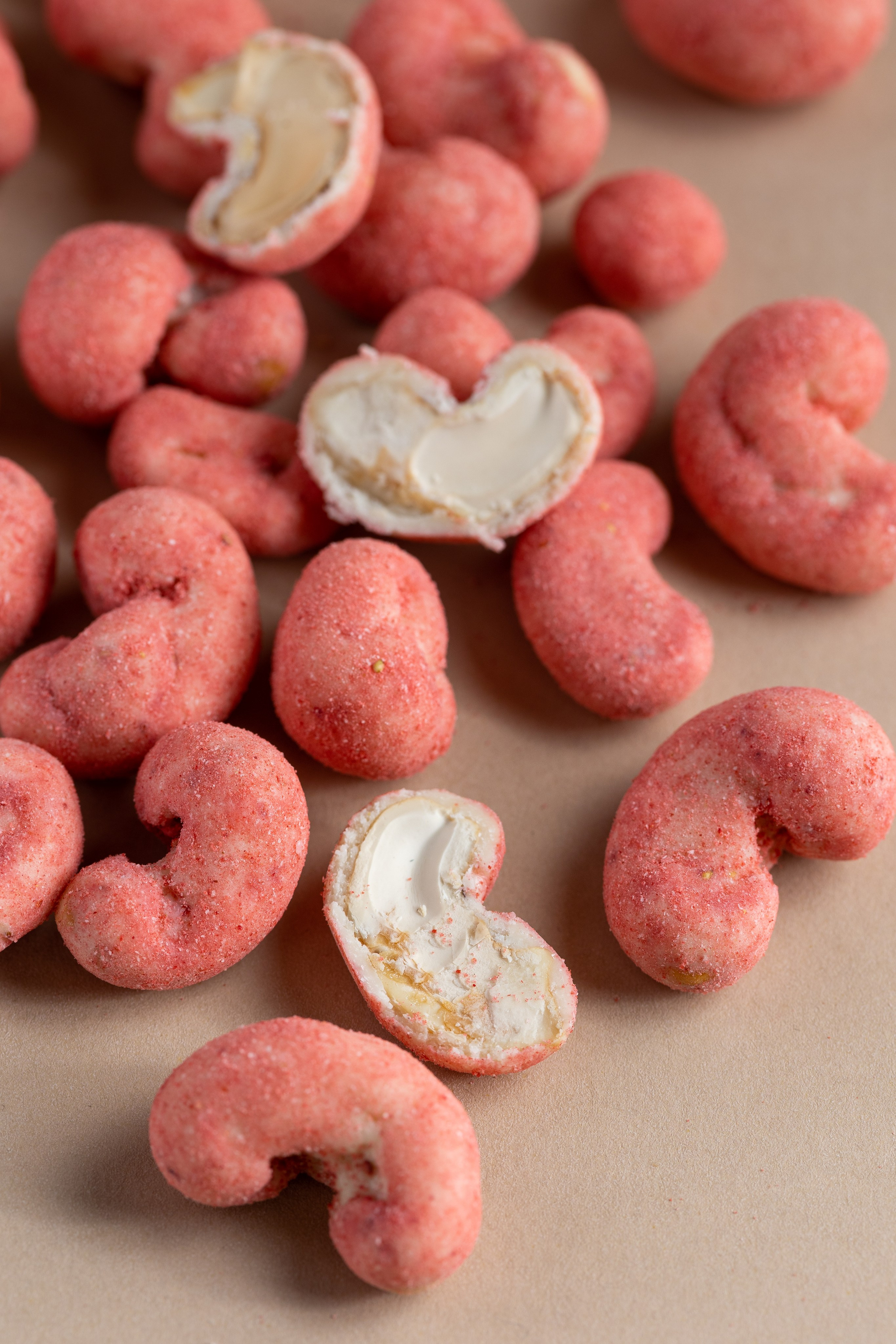 Карточки товара для маркетплейса «Ореховые драже». Ольга Панкова предметный и фуд-фотограф в Краснодаре