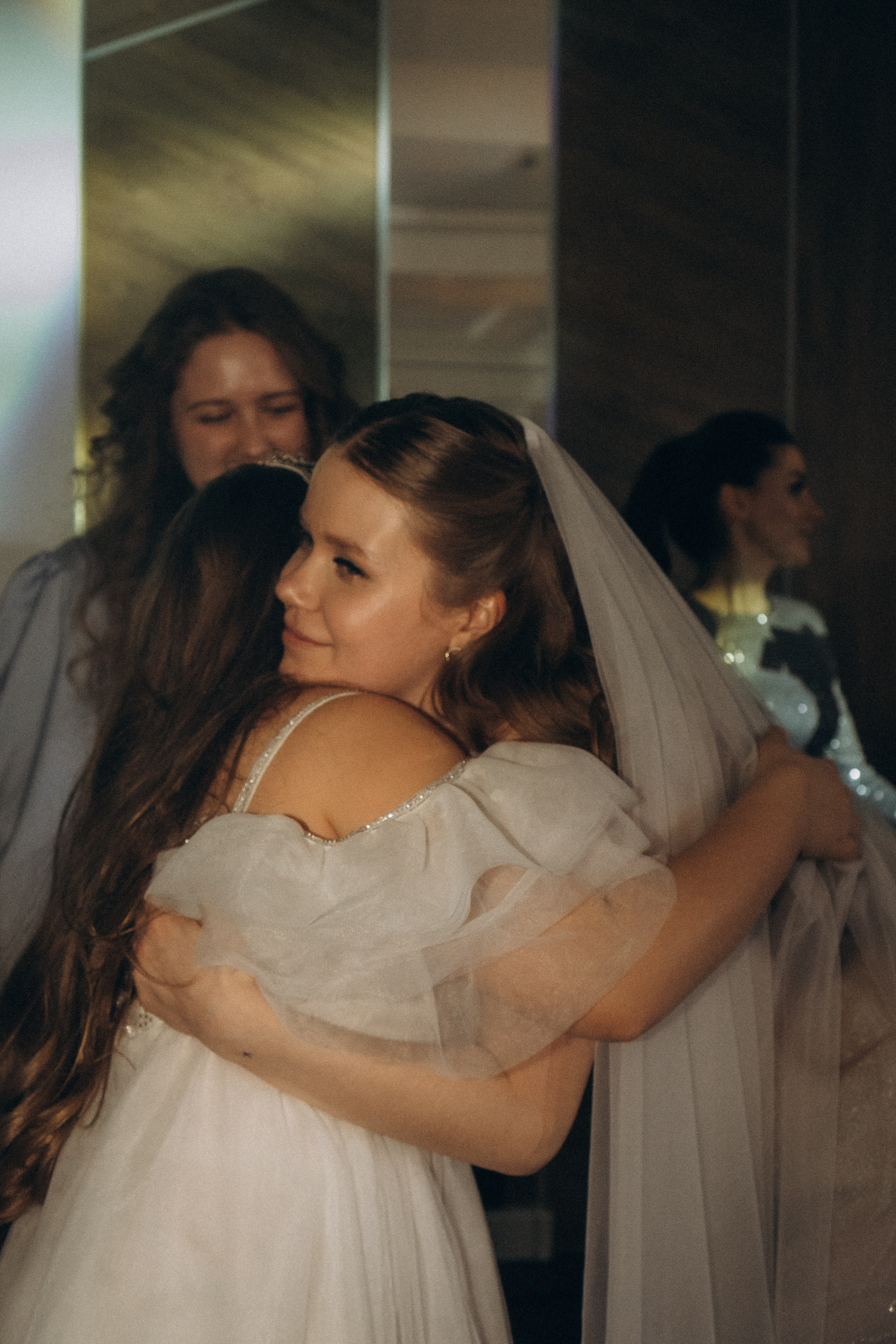 СВАДЕБНАЯ СЬЕМКА СБОРОВ В ОТЕЛЕ И ВЫЕЗД НА ЦЕРЕМОНИЮ (СНЯТО В СИБИРЕ В НИЖНЕВАРТОВСКЕ). Профессиональный фотограф, Санкт-Петербург — Виктория Богомолова