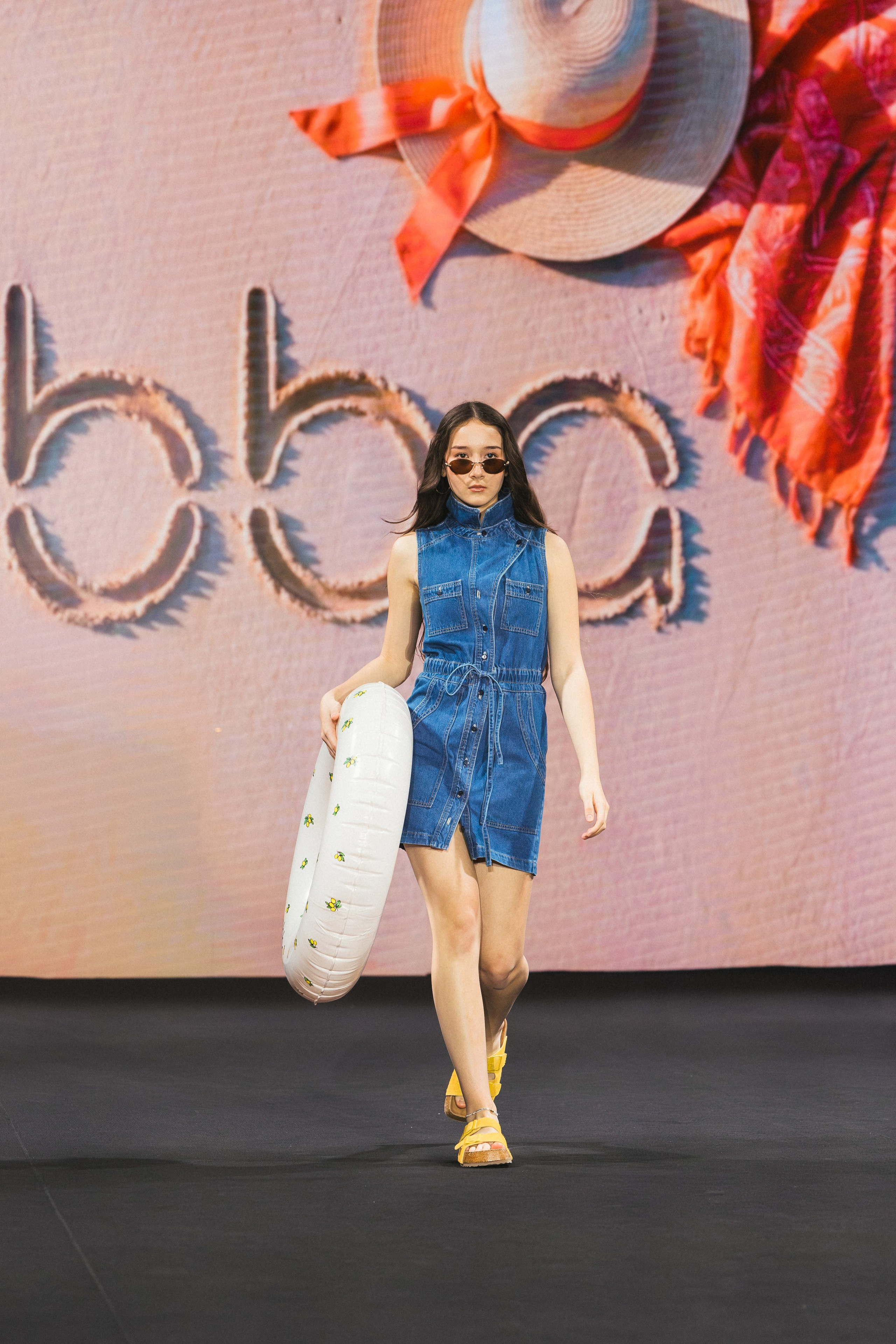 Catwalk. ProVizArt