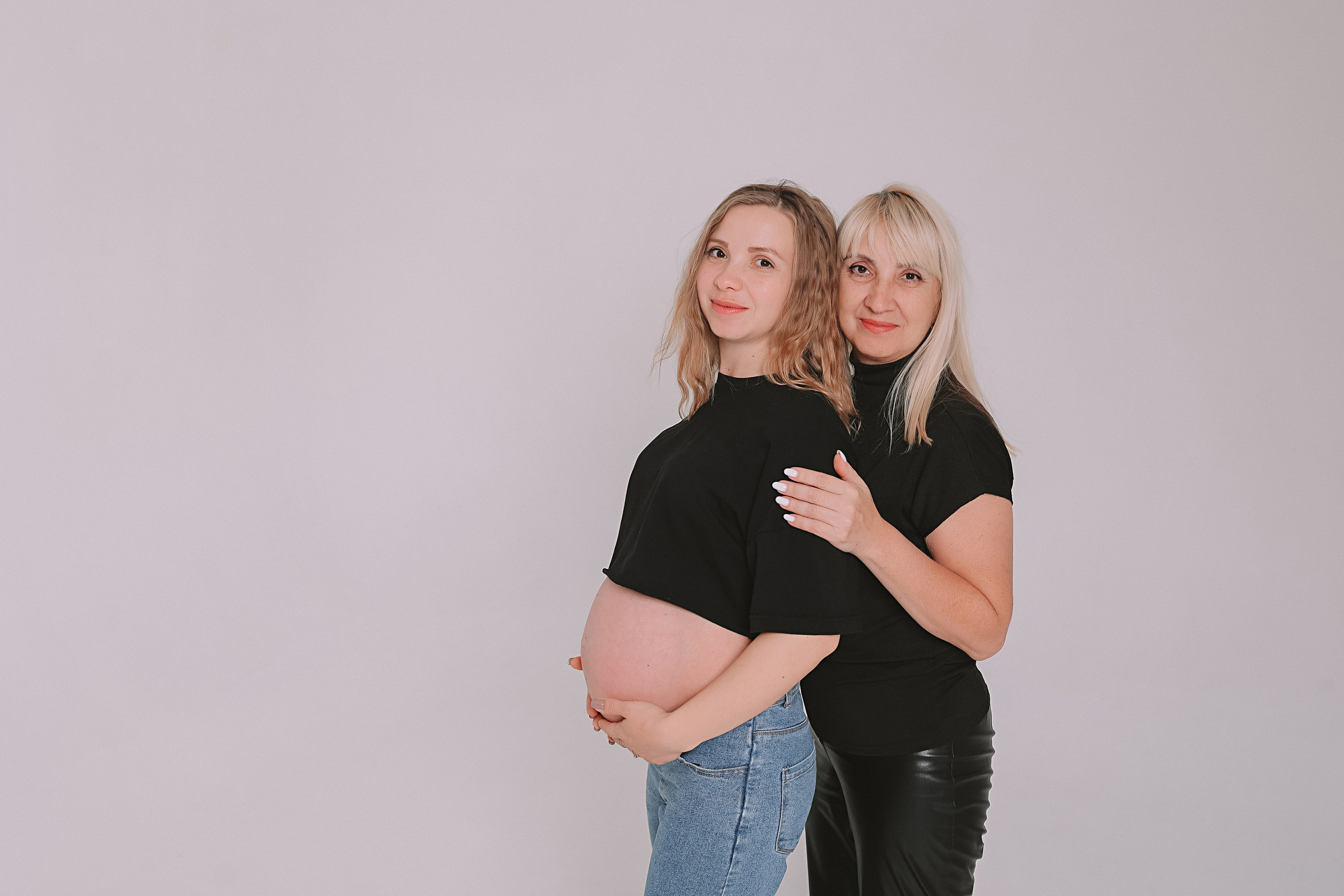 Фататум циклорама и зал. Семейный фотограф Тюмень, фотограф на роды Салмина Мария