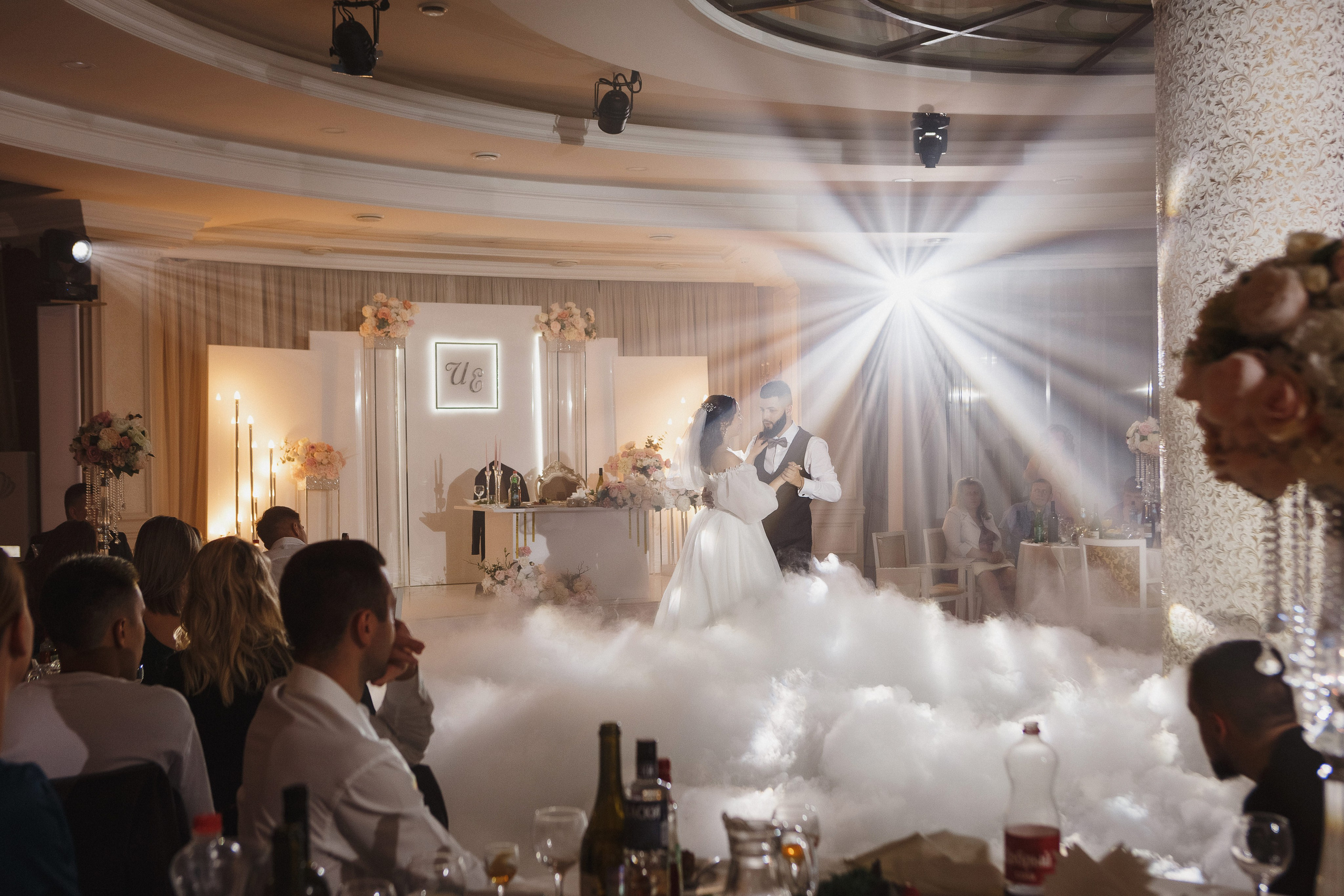 Фотограф в Таганроге летняя свадьба: Романтическая свадебная прогулка. Свадебный и семейный фотограф в Таганроге Бакарюк Антон