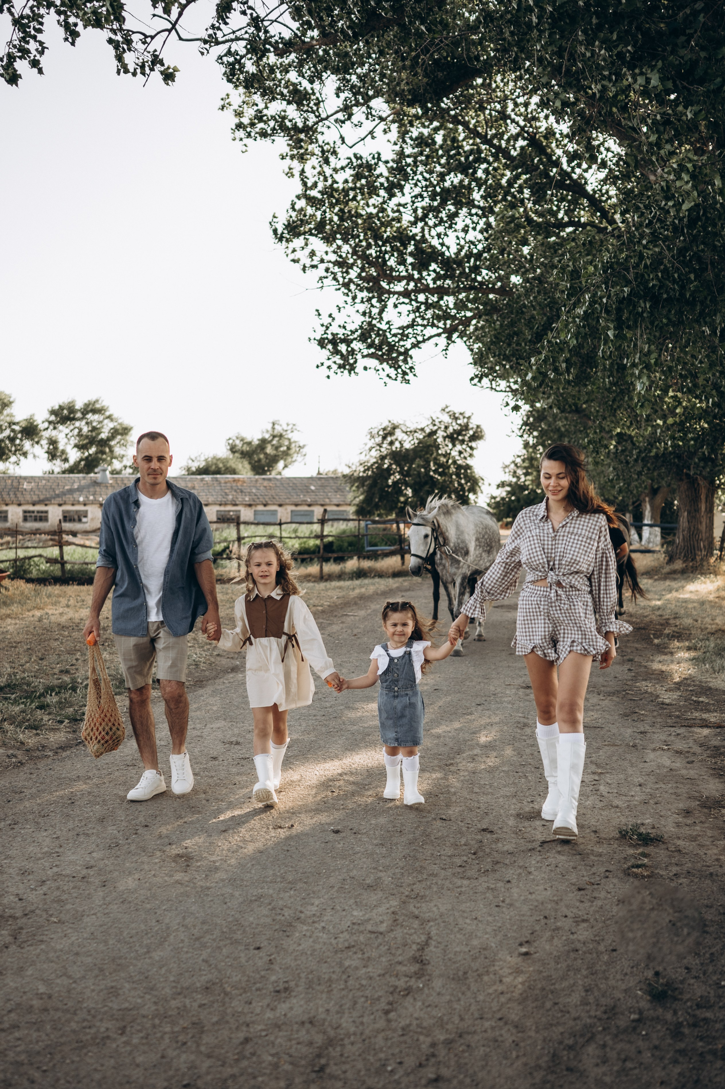 Артур, Алина, Алиса и Афина. Фотограф Горбенко Анна