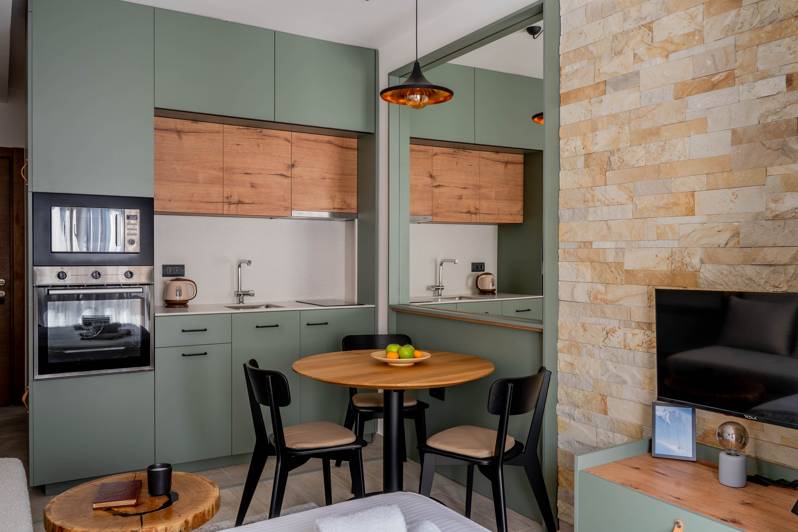 Madre interiors. Photographer Liana Sudets Serbia Kopaonik Brzece Brus