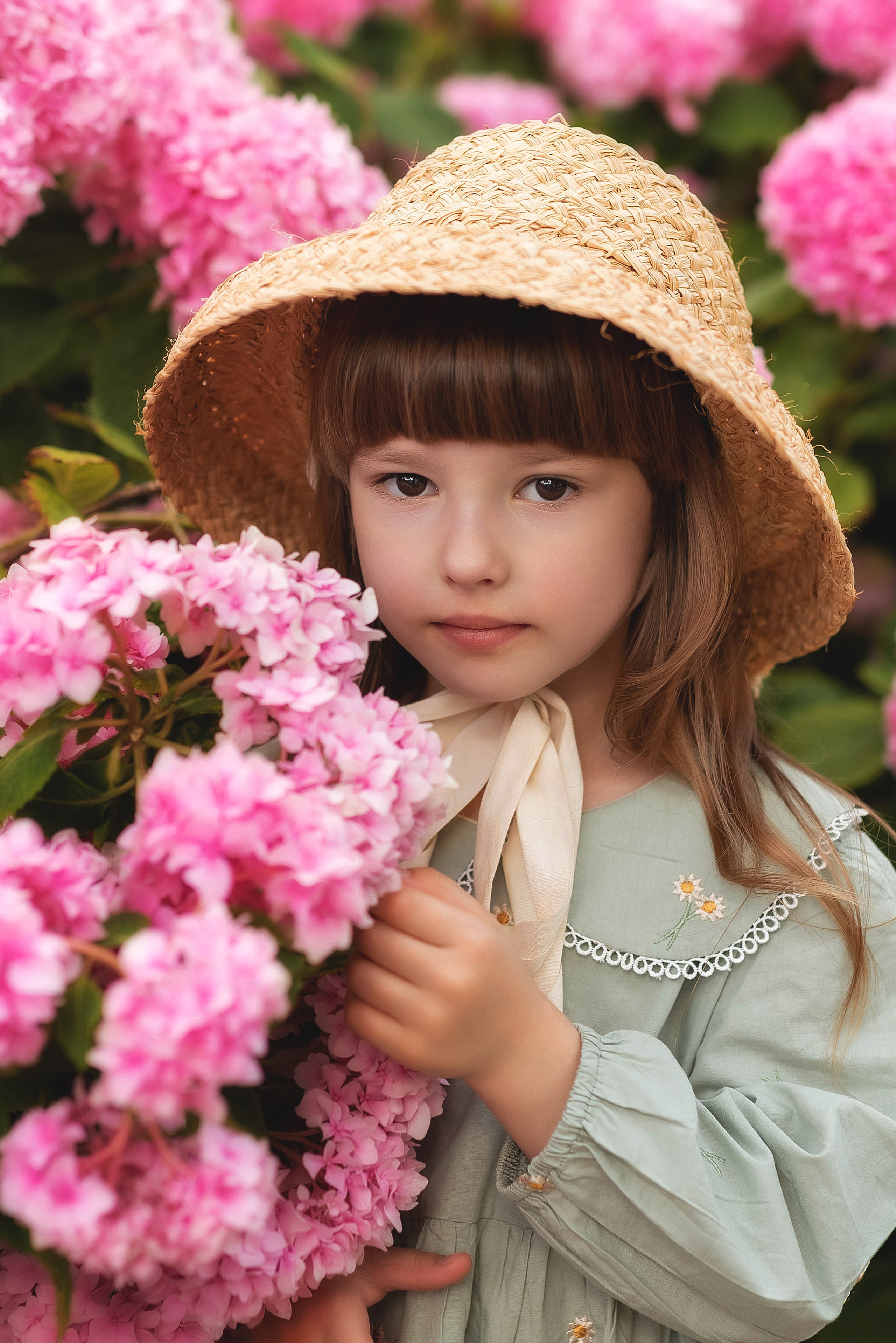 Портретная фотосессия в гортензиях. Семейный, детский фотограф в Воронеже Анна Никитина