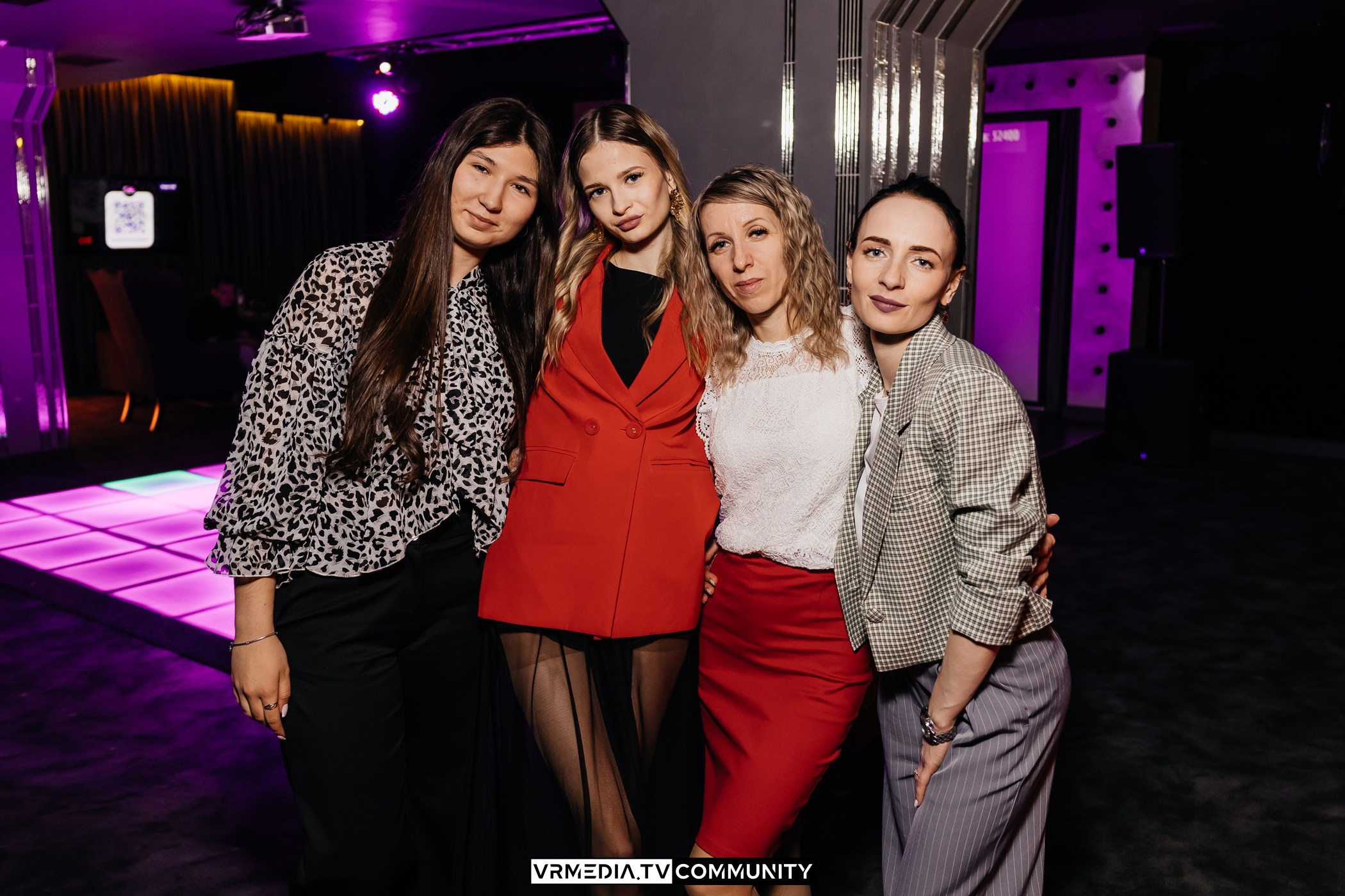 Караоке-бар «Volna»: Соло или дуэт?