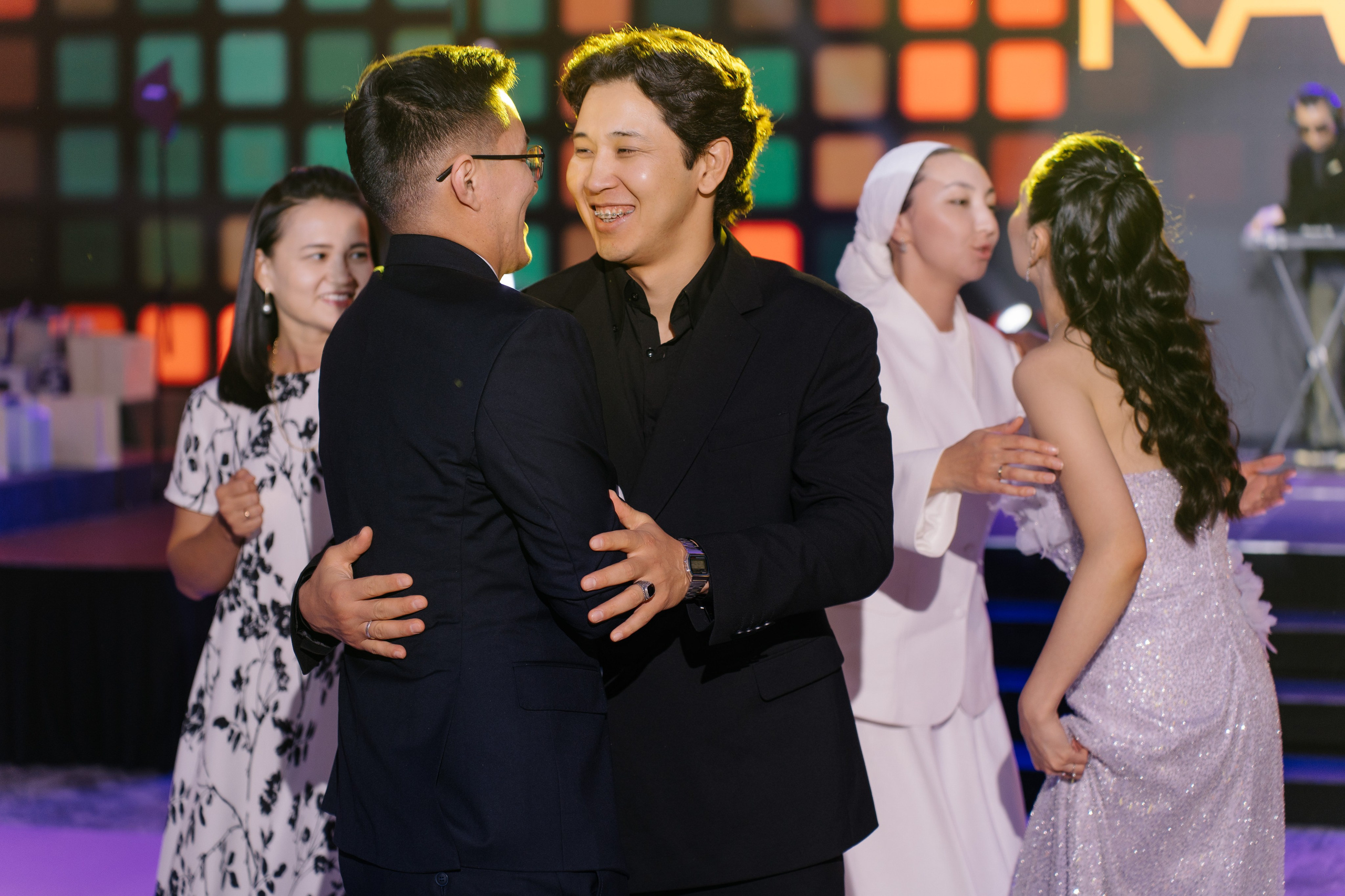 Ay-Dana Uzatu. ___________________________________________________