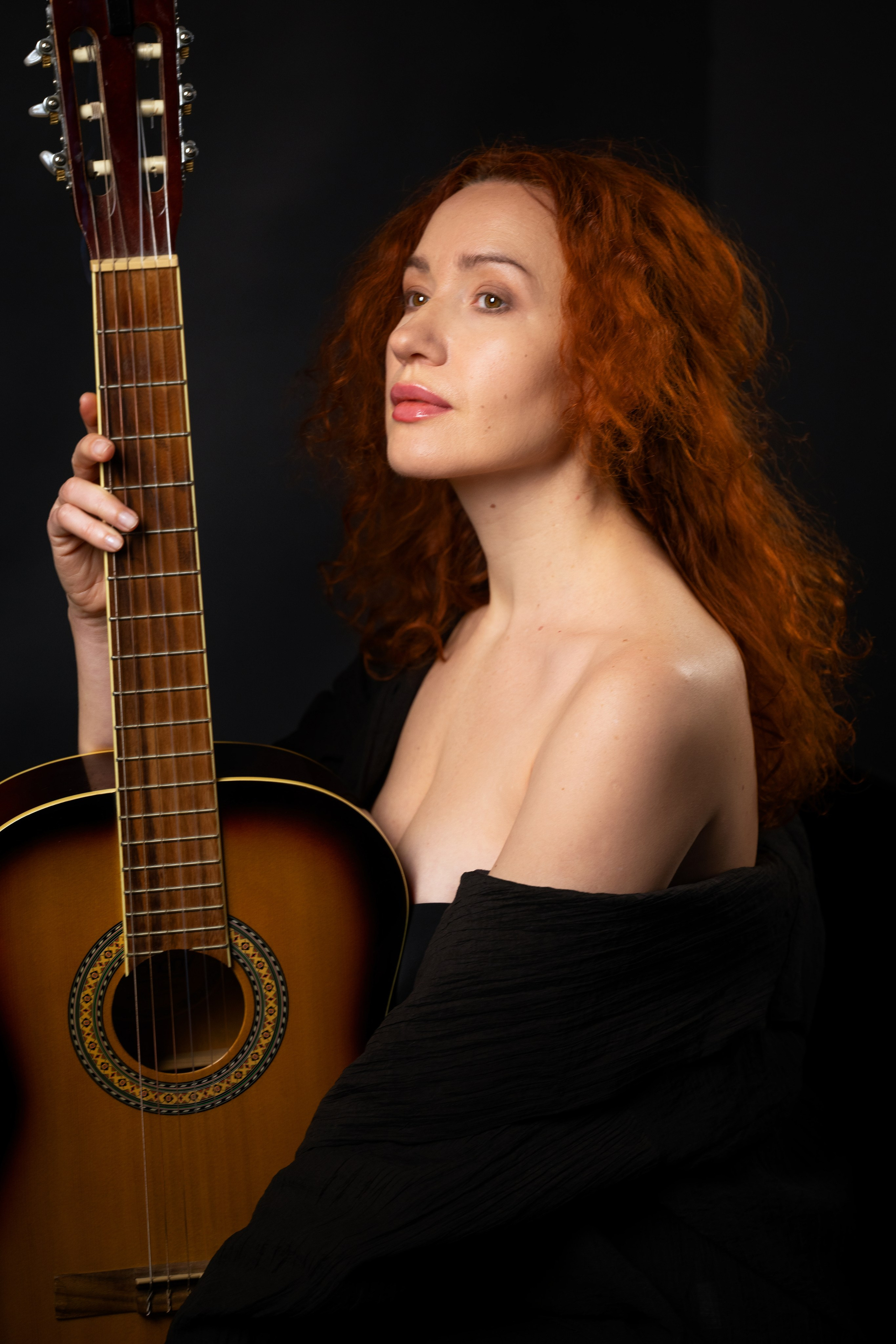 Анастасия. Изгиб гитары