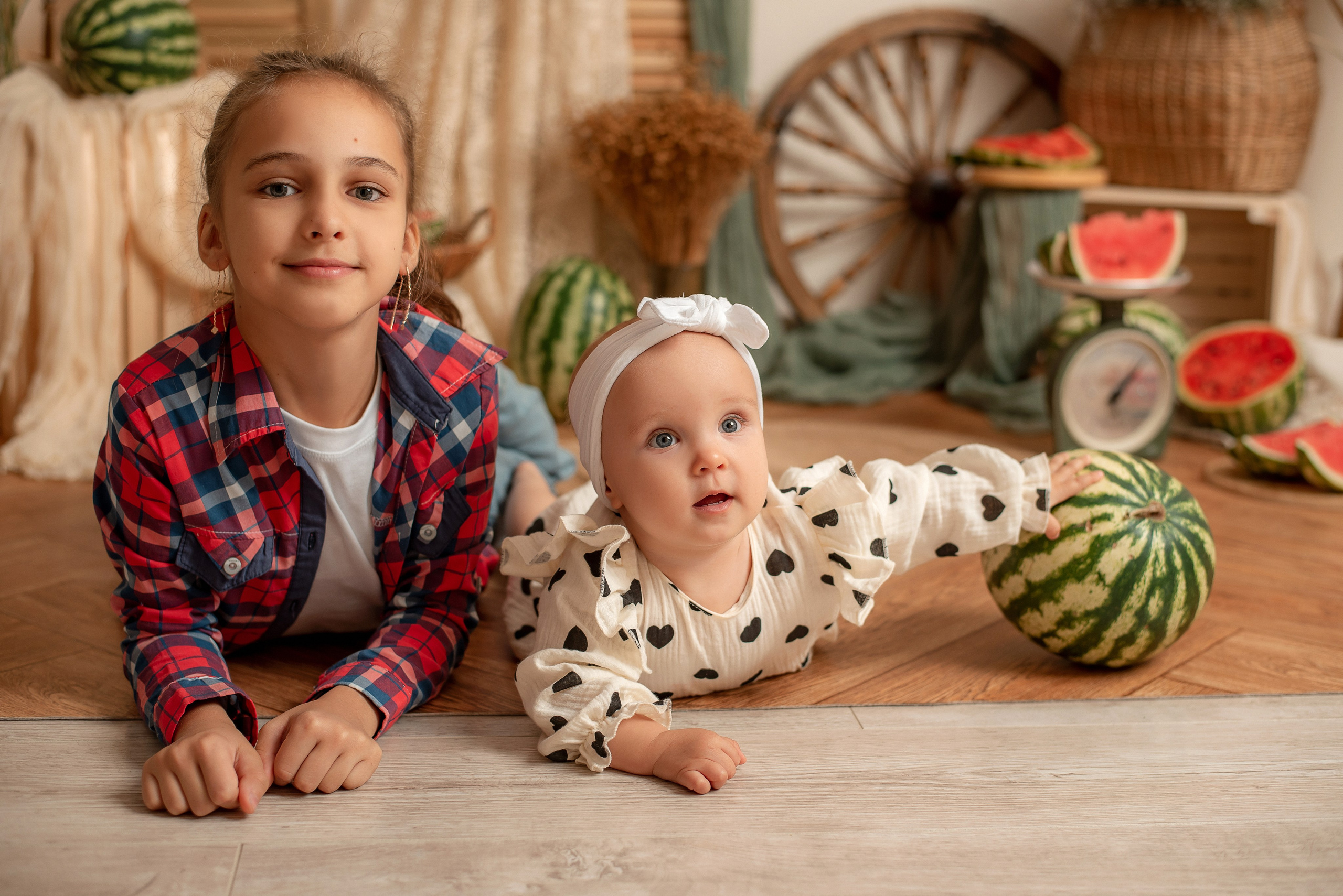 Арбузная фотосессия с Лизой и Софией. Семейный и детский фотограф Наталья Горда