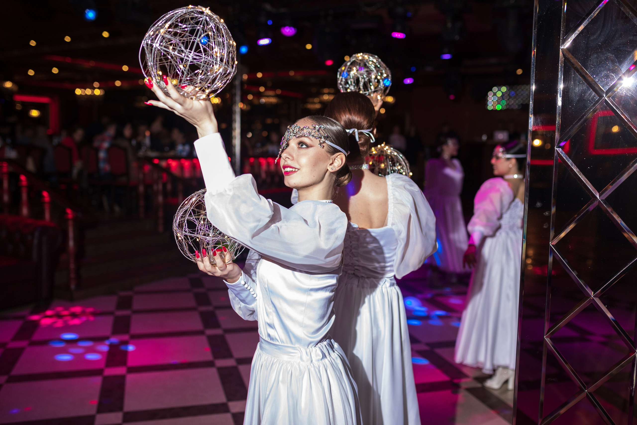 Выступления на банкетных площадках. Танцевальная шоу-группа «GRANAT»