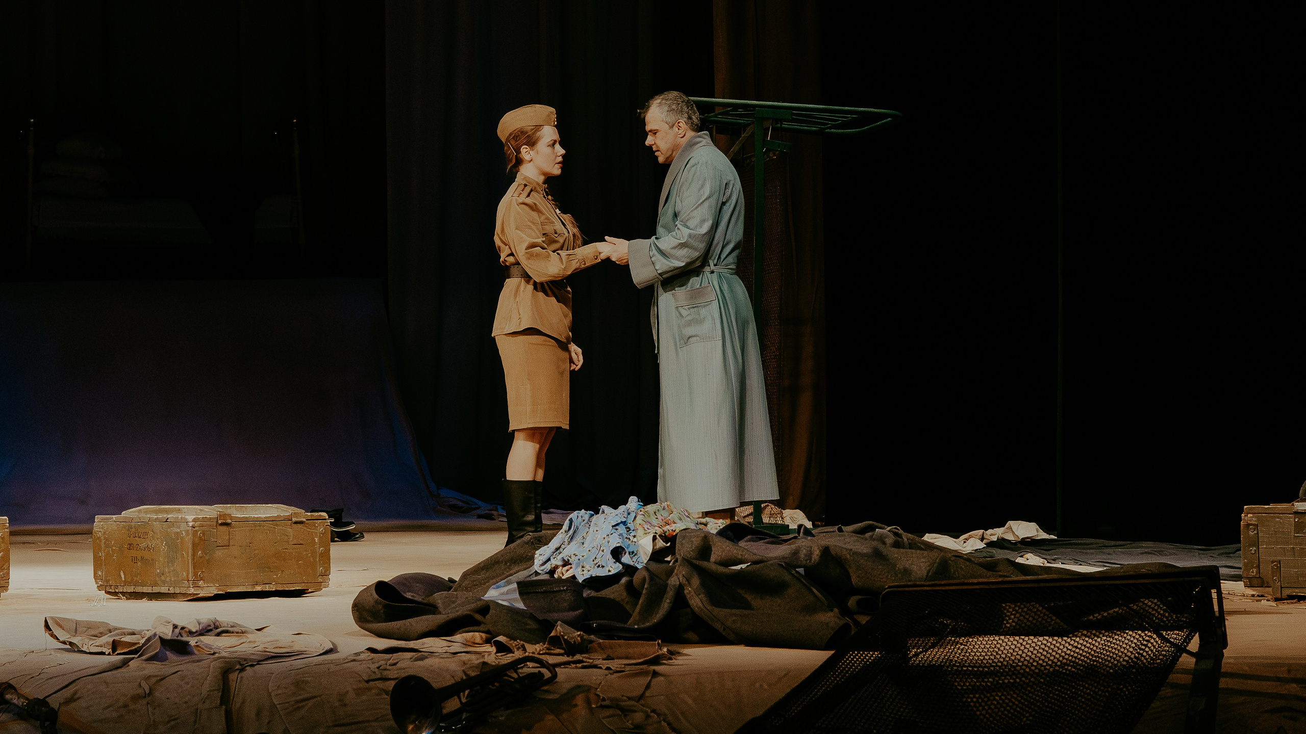 Театр Юного Зрителя " Не покидай меня». Фотограф Марк Файзулин