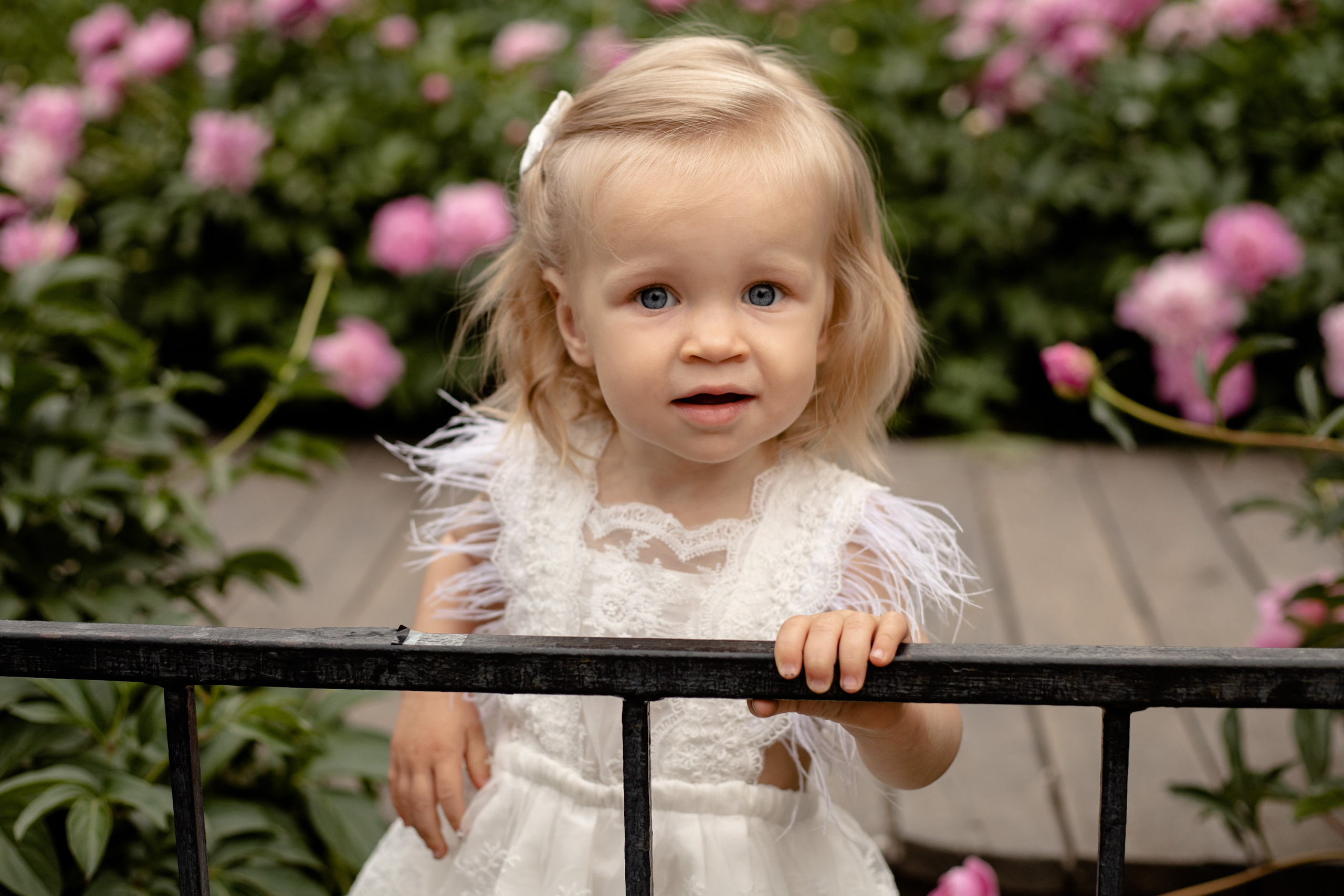 Пионовая история с Евой🌸. Семейный фотограф в Саратове Элоиза Ляпина