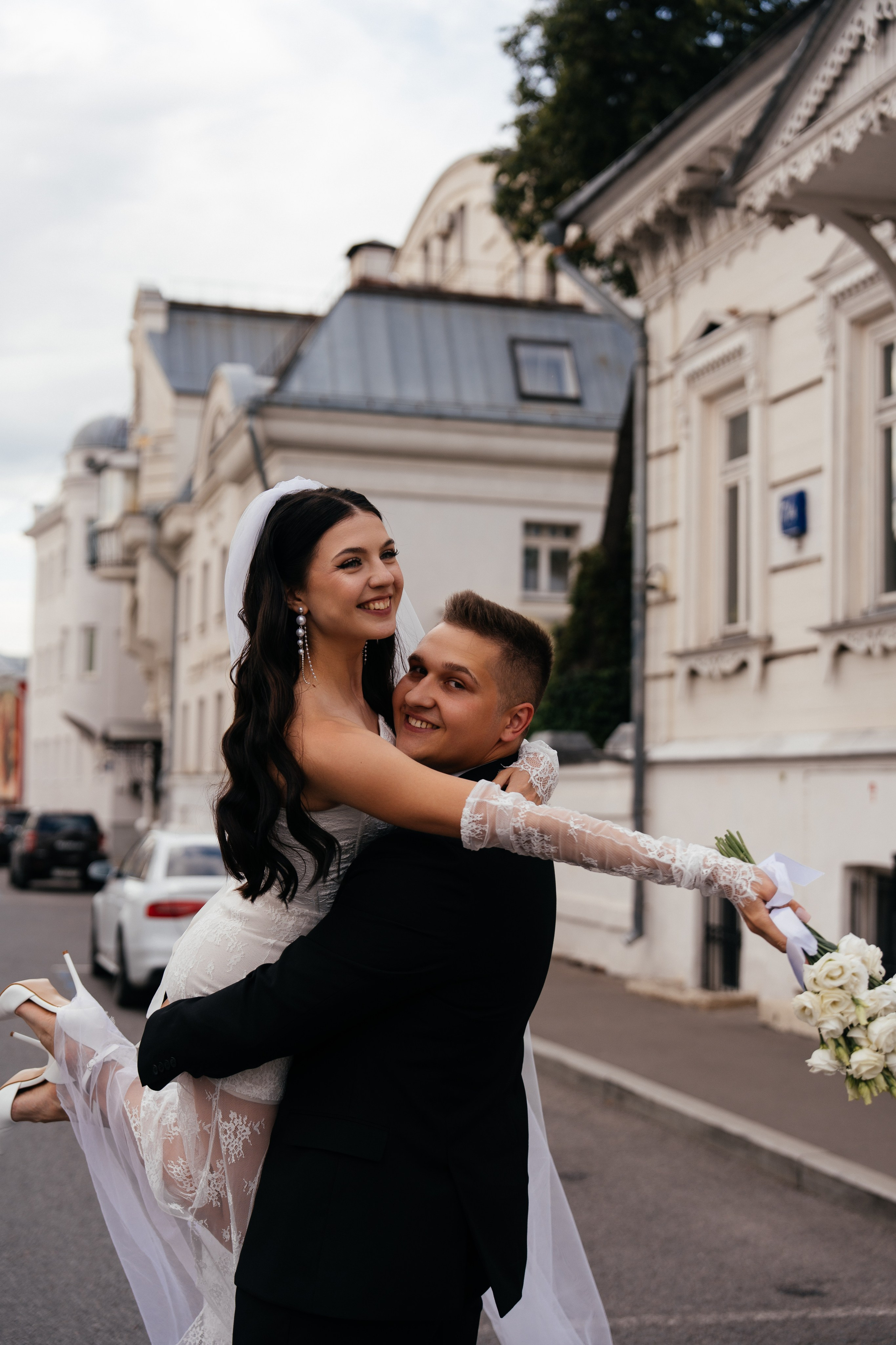 Свадебная фотосессия в Москве у высотки на Котельнической набережной. Свадебный фотограф в Москве Анна Полушина