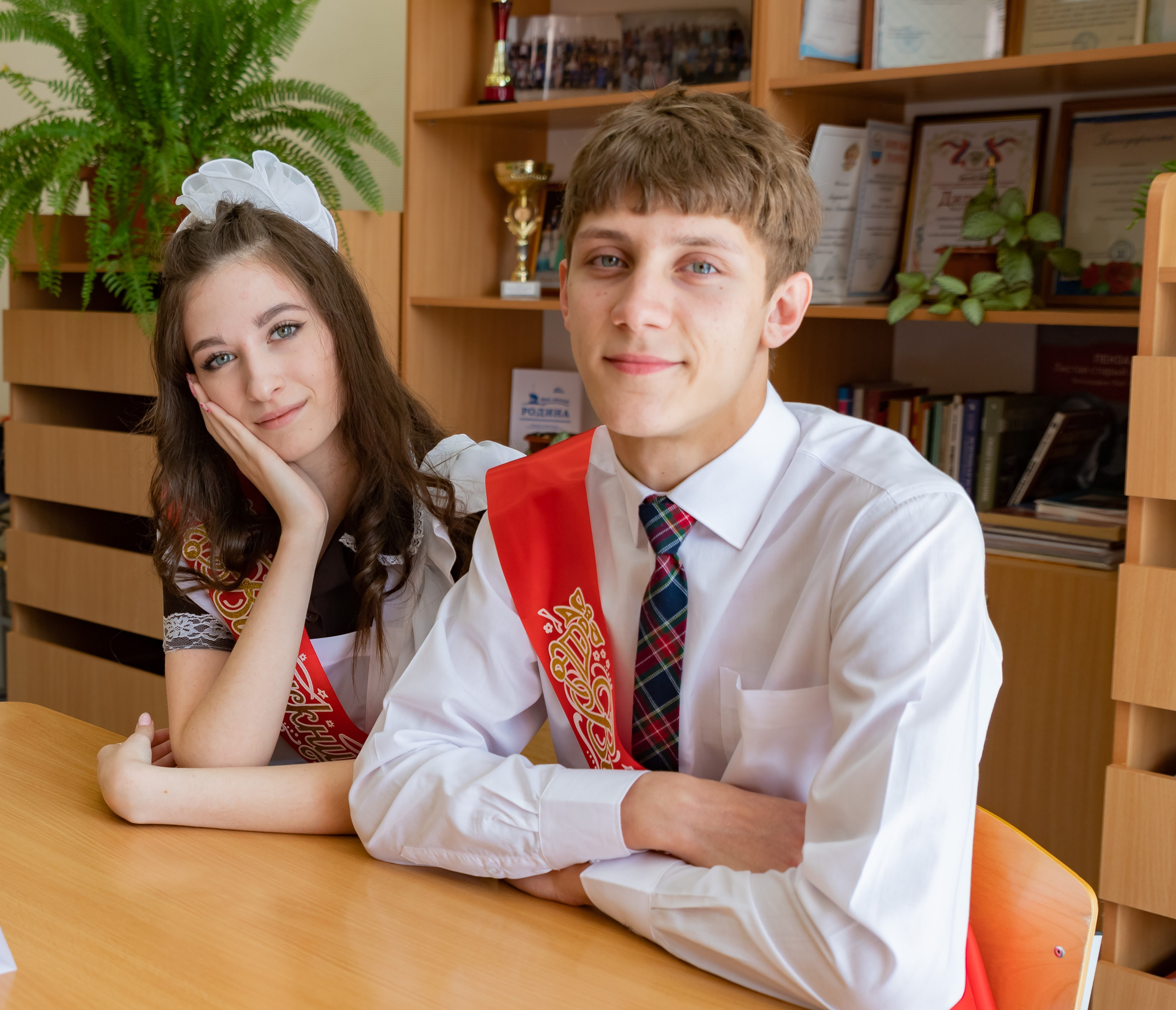 Фото выпуск 11 класс. Свадебный фотограф Марина Суворова и видеооператор Олег Петров