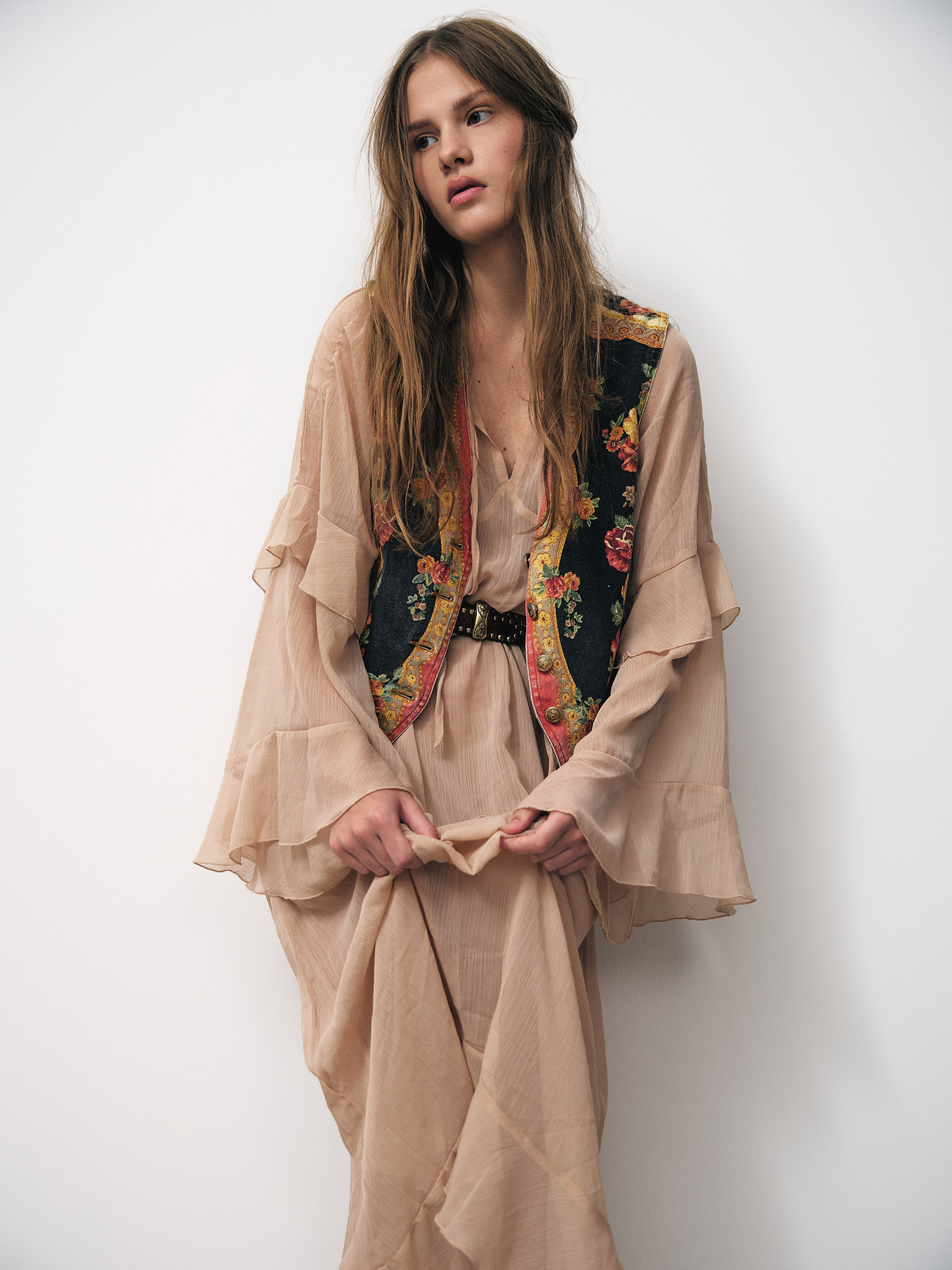 Lookbook. Фотограф в Москве и Сургуте Алла Лесовая. Снимаю каталог для брендов и индивидуальные портреты для людей