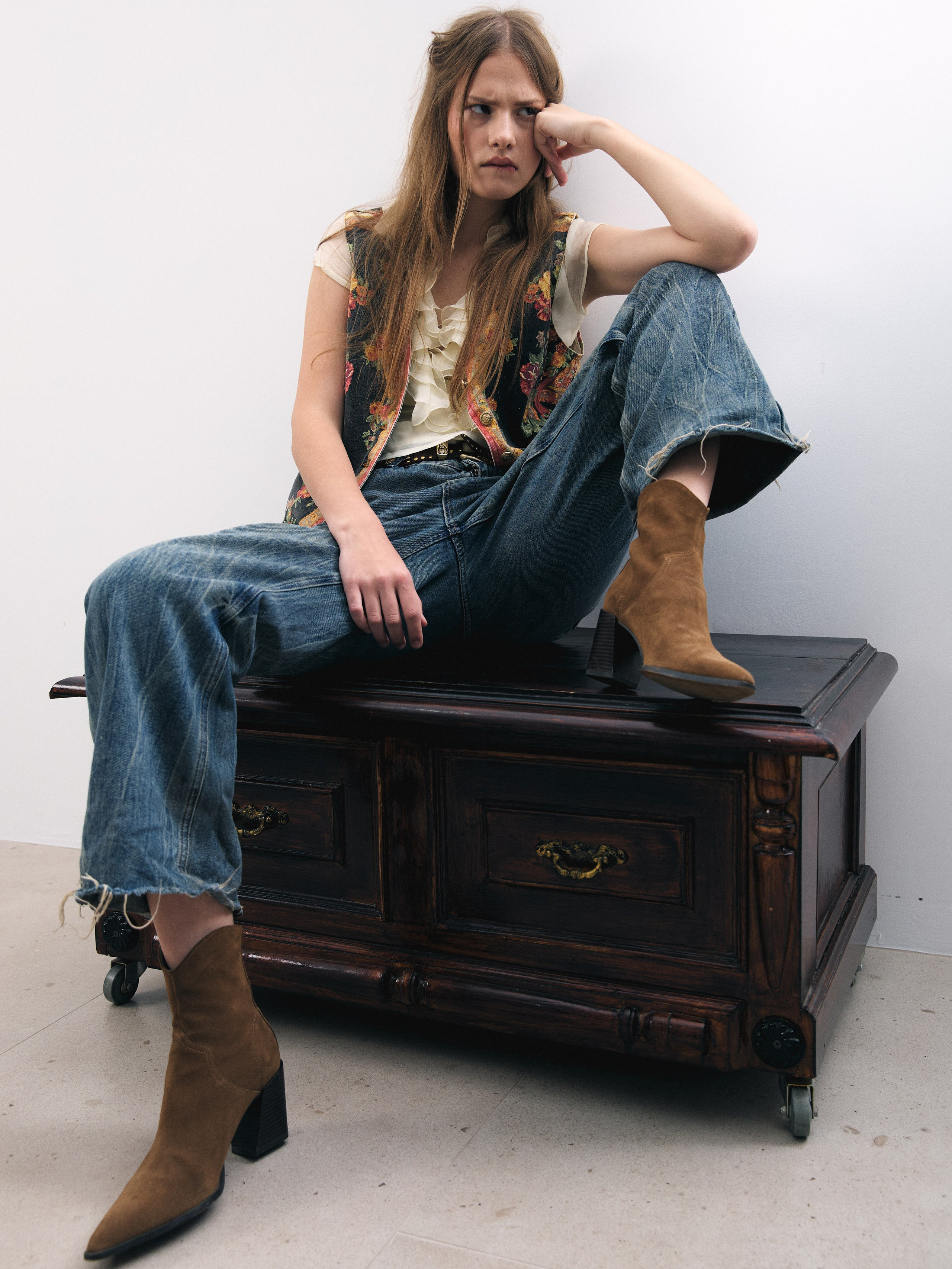 Lookbook. Фотограф в Москве и Сургуте Алла Лесовая. Снимаю каталог для брендов и индивидуальные портреты для людей