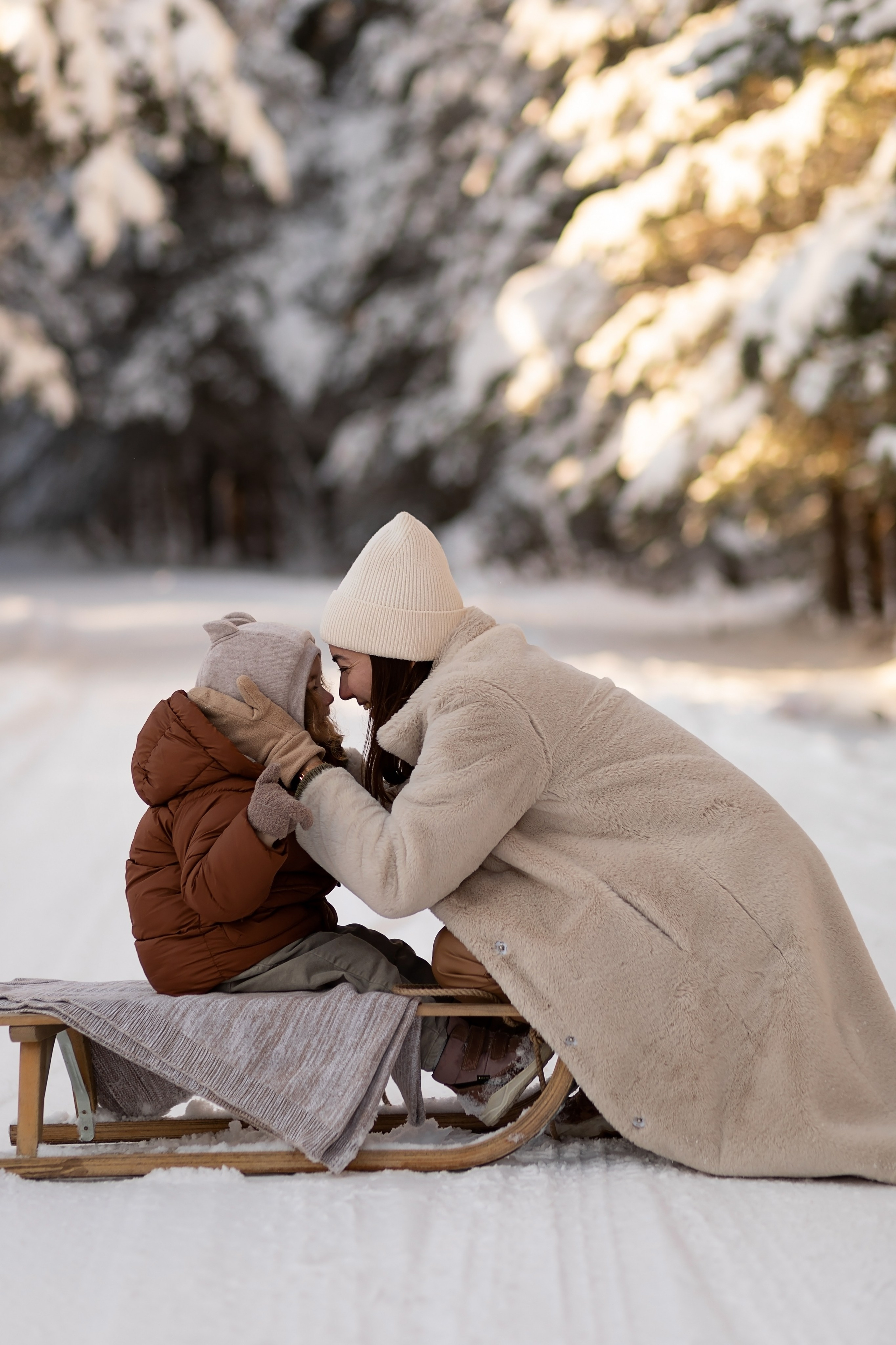 Женя и Майя. Главная