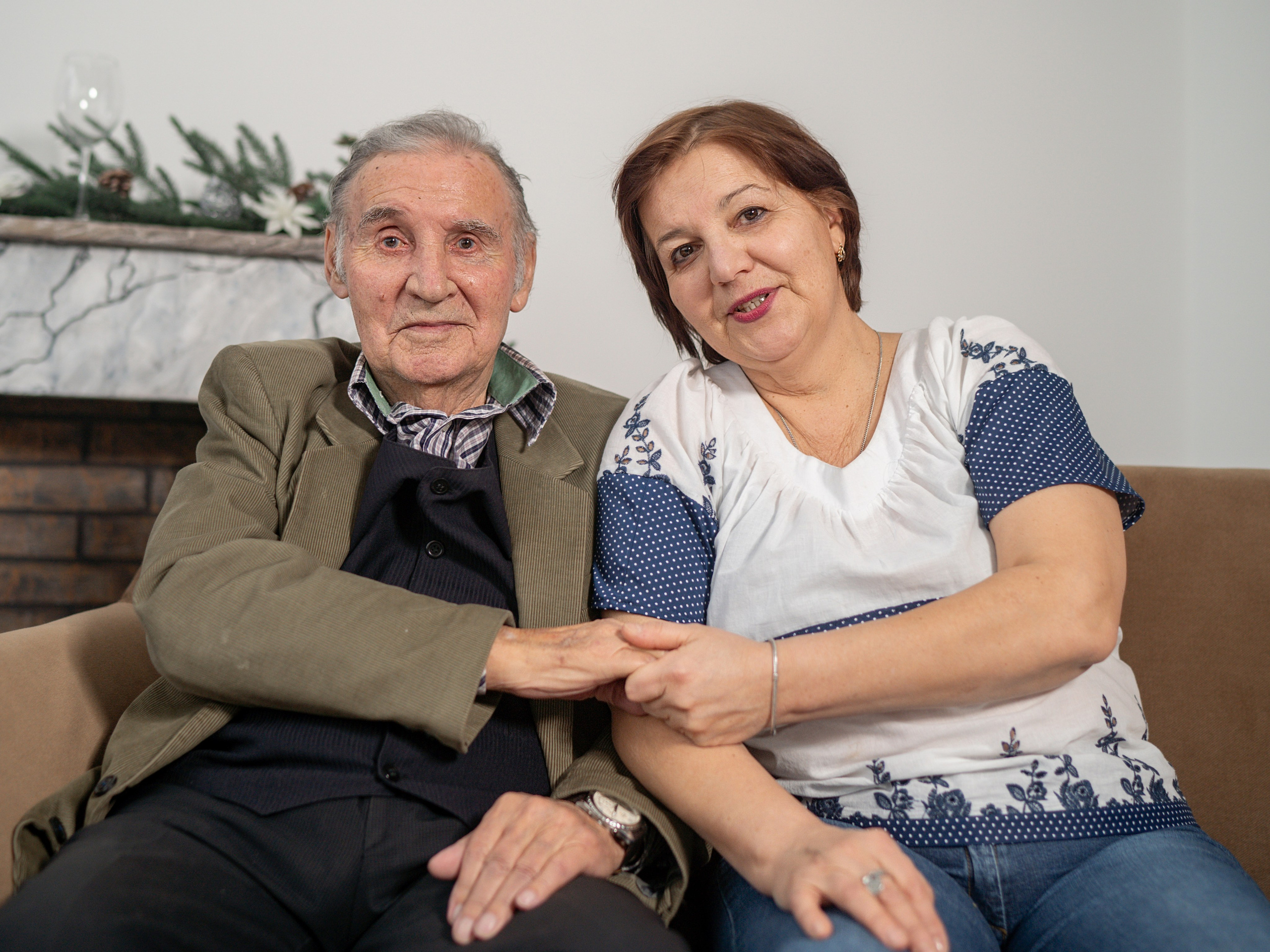 С бабушками. Фотограф Зинаида Евдокимова