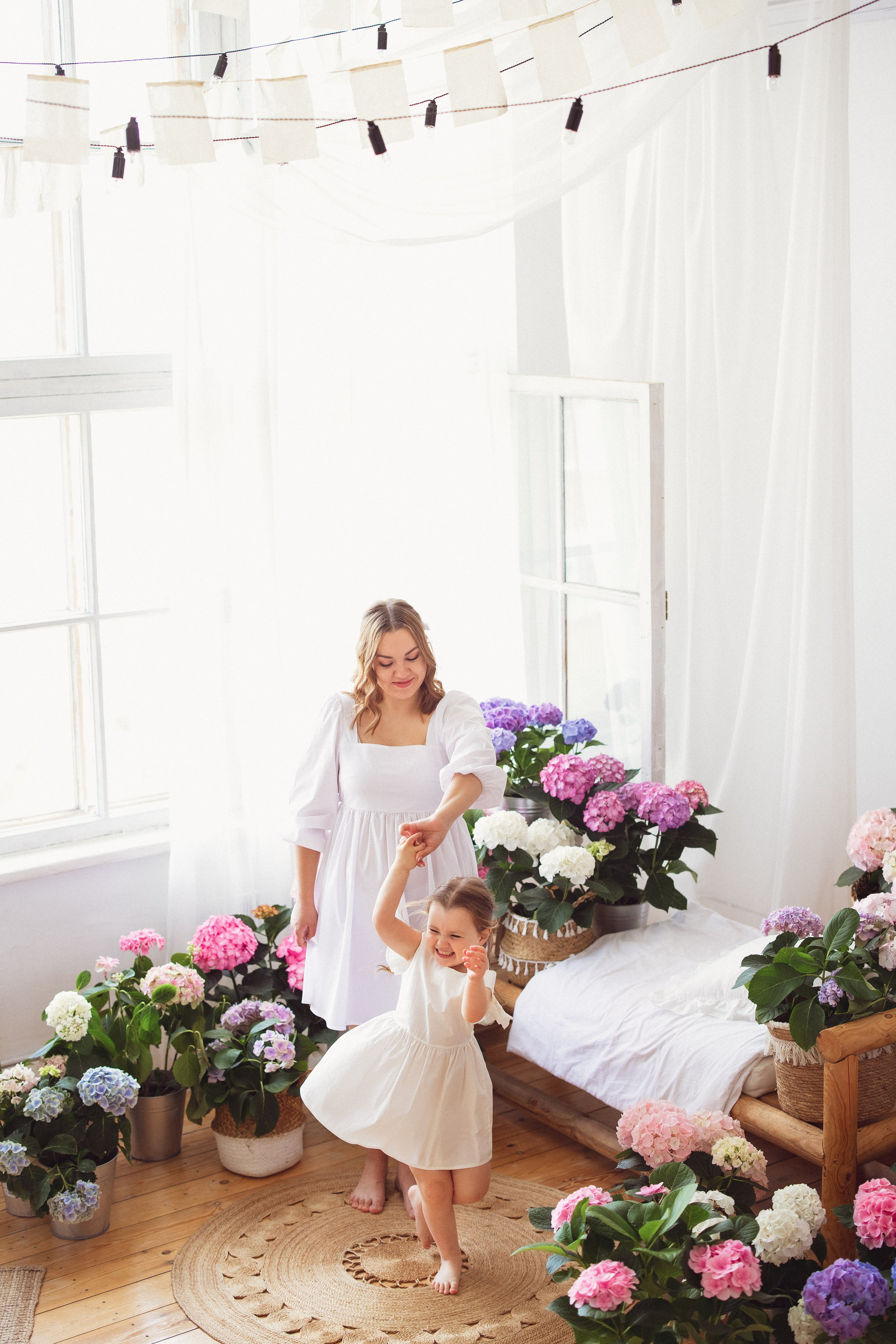 Фотосессия для мамы и дочки, фотостудия «Space JOBS» в г. Краснодаре. Семейный и детский фотограф в Краснодаре Анна Трашкова