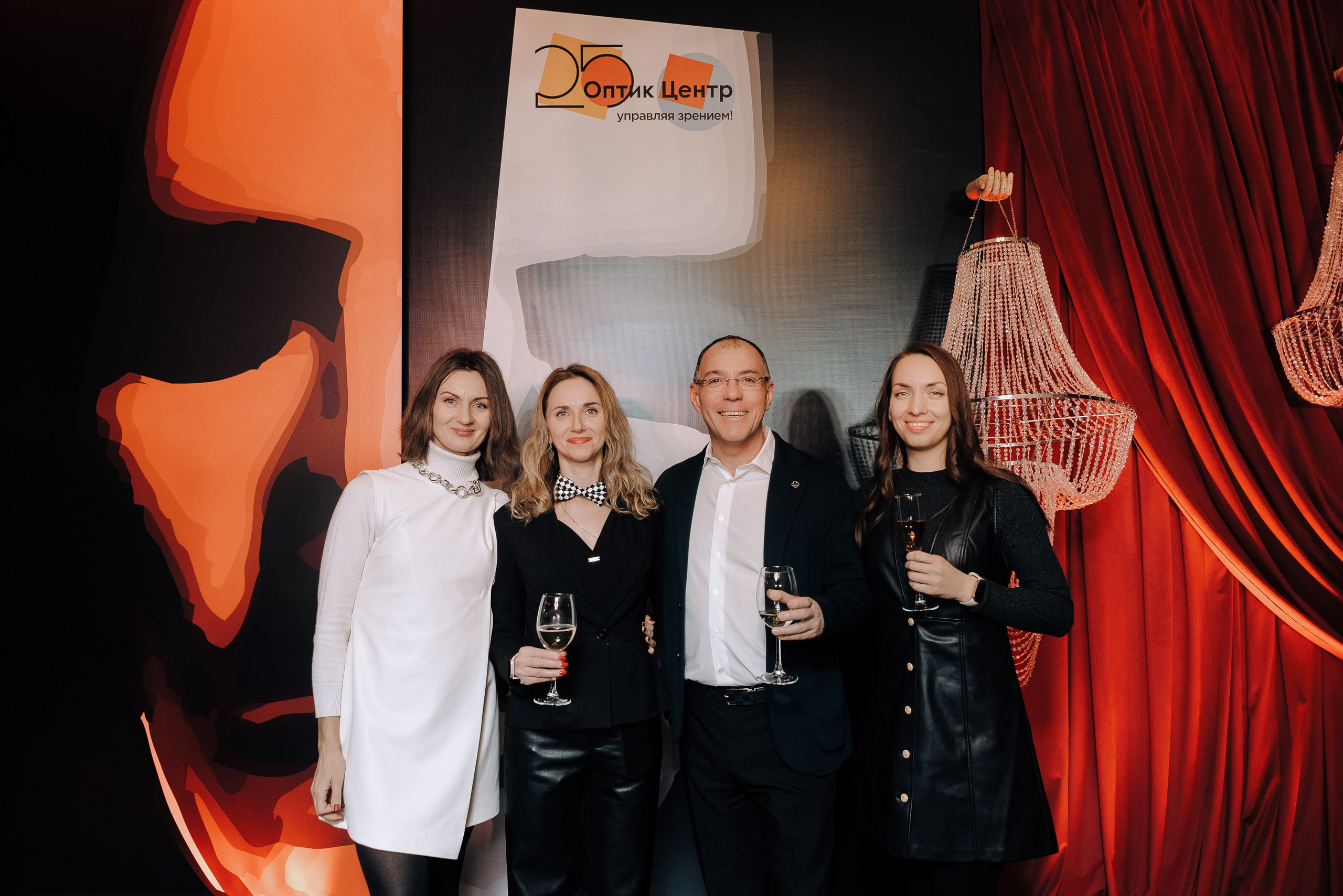 СПЕКТАКЛЬ «ВОЛШЕБНЫЕ ОЧКИ» ОПТИК-ЦЕНТР. Репортажный фотограф Зуев Роман г. Челябинск