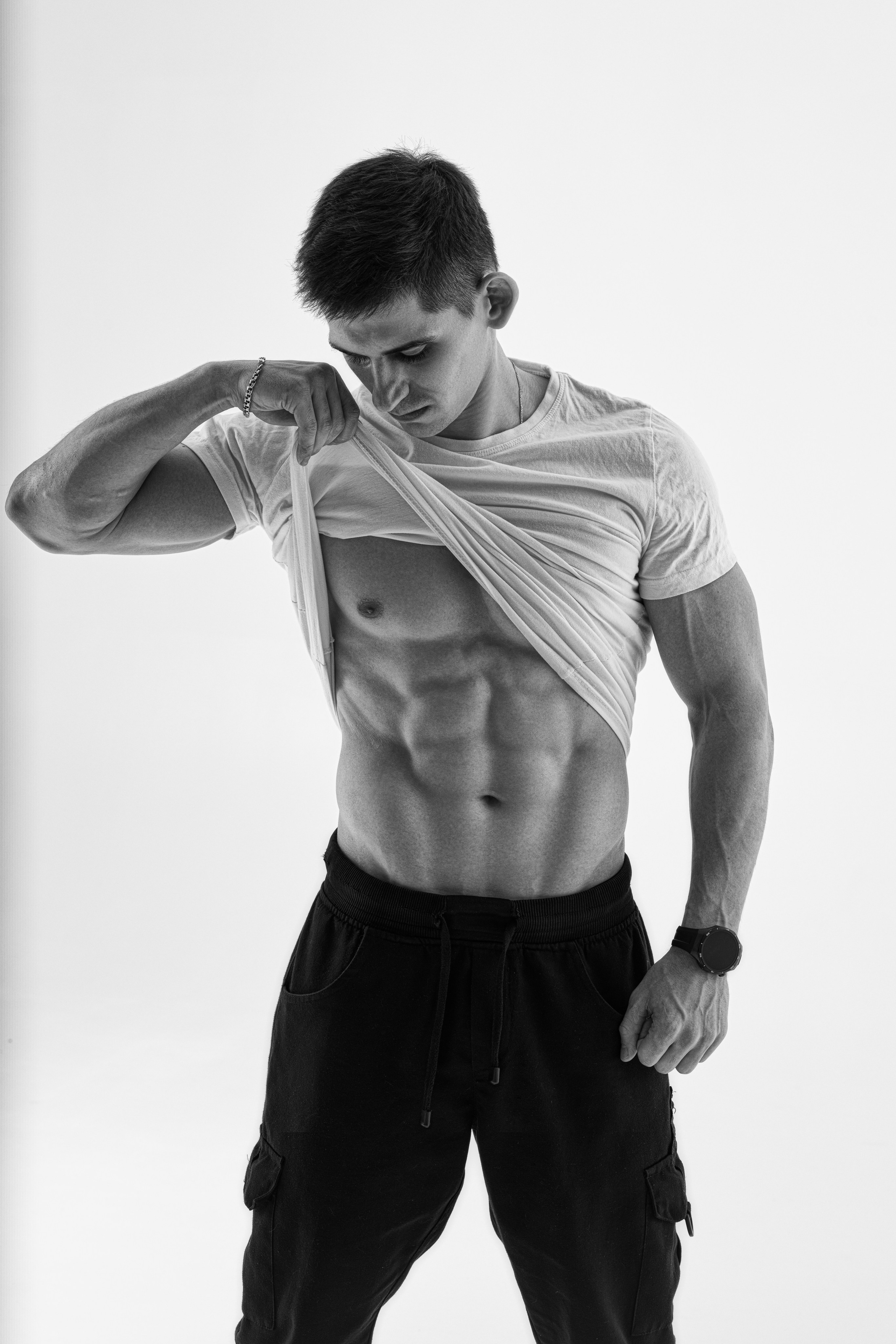 Съемка с Владом на циклораме с импульсным светом для себя и контента. Дмитрий Шульгин, портретный фотограф в Воронеже