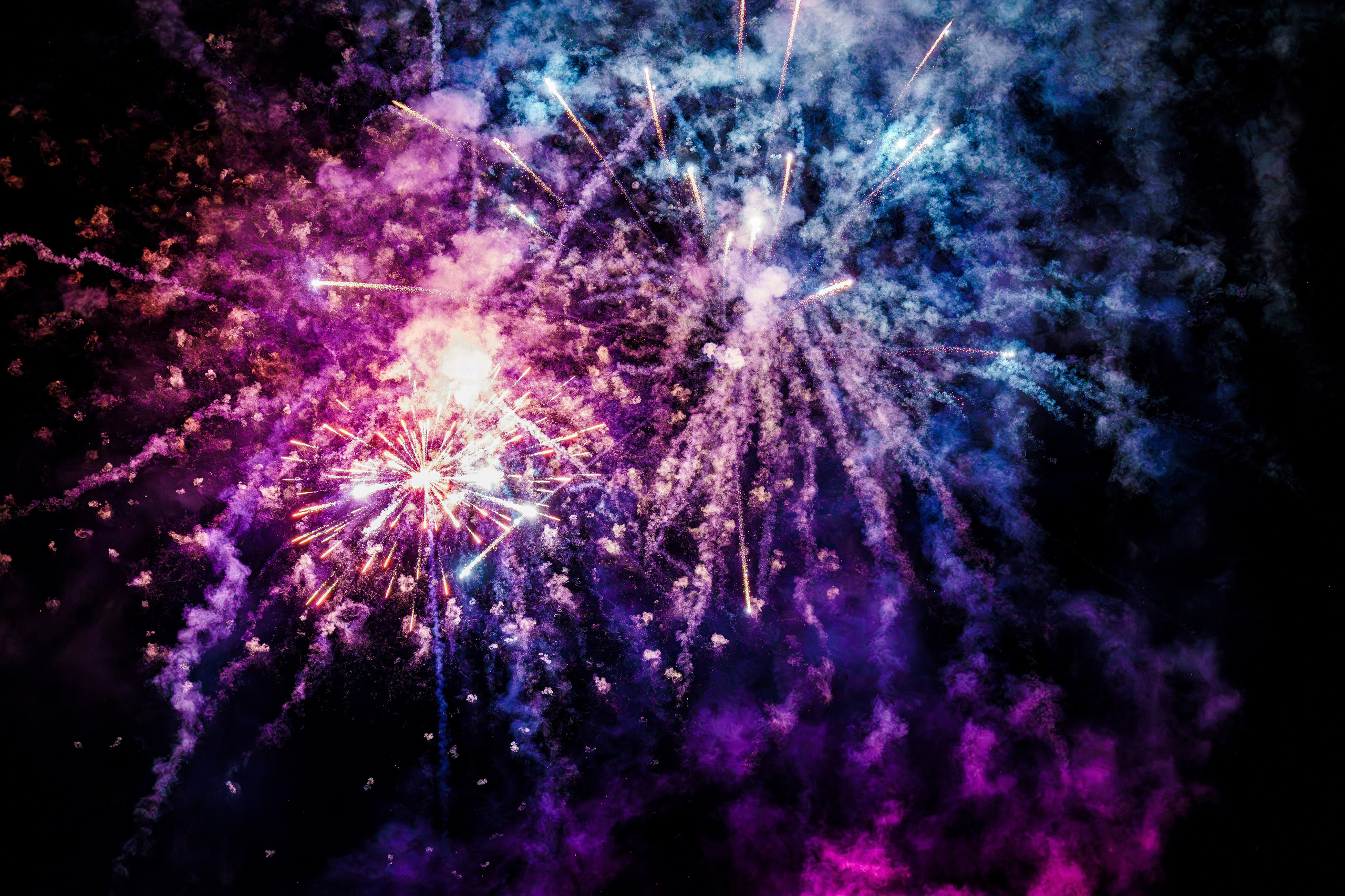 Новогодняя ночь в ресторане Сад. Фотограф видеограф Геннадий Янбаев в Сочи, Краснодаре