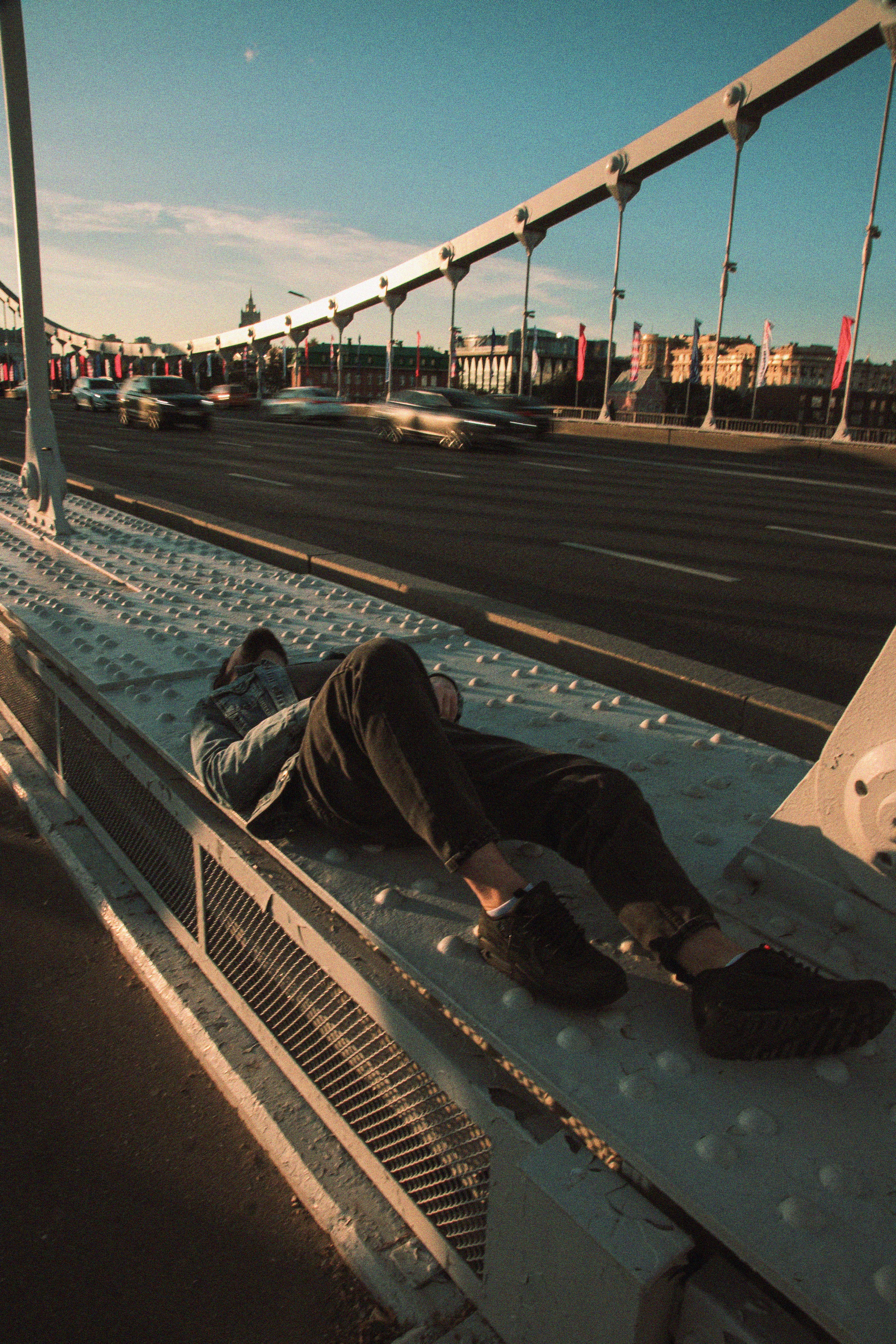 Мужская фотосессия на улице. Профессиональный фотограф в Москве