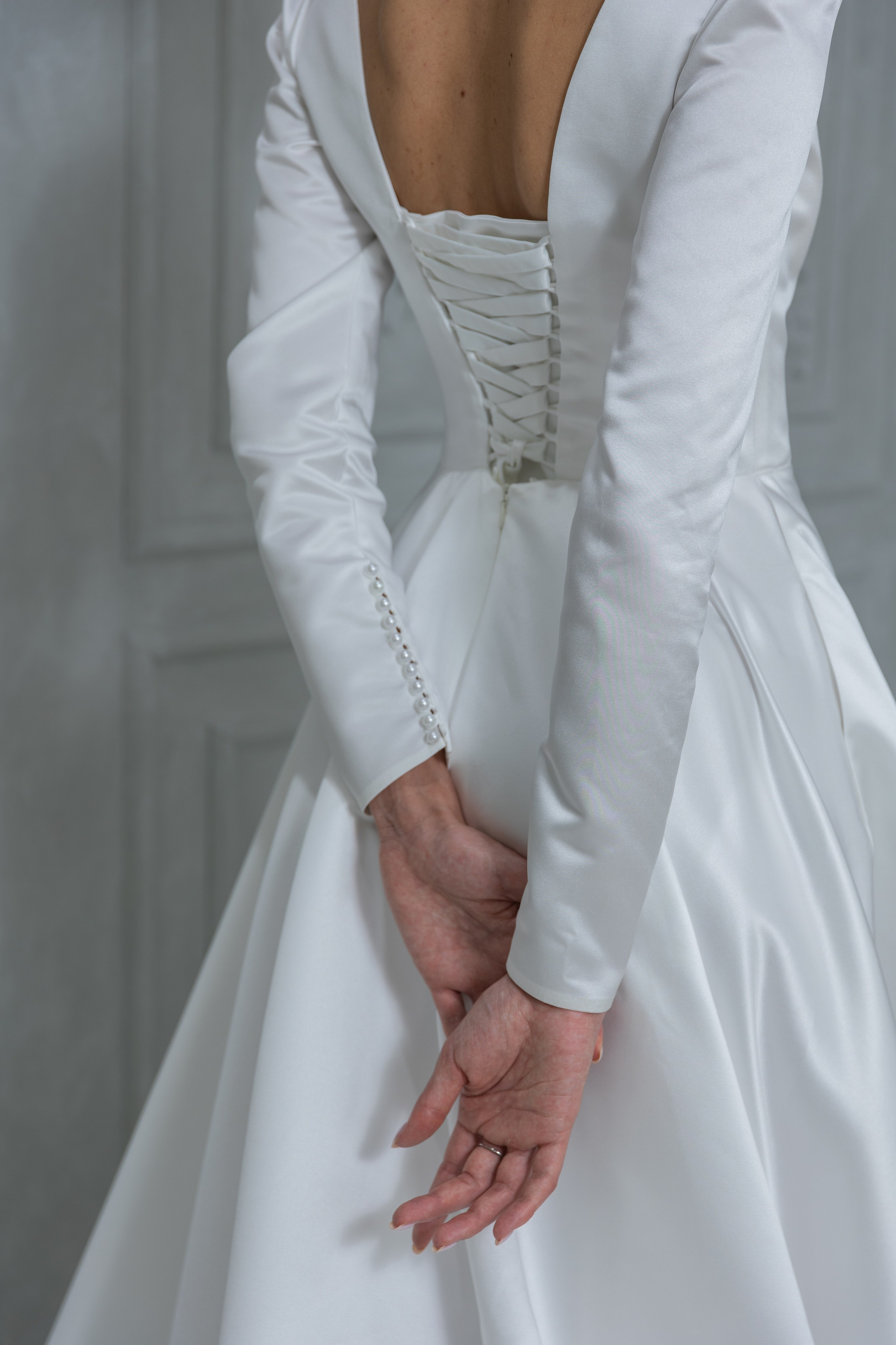 свадебный салон, позы, портрет девушки, свадебные платья, фотосессия, девушка, фотограф